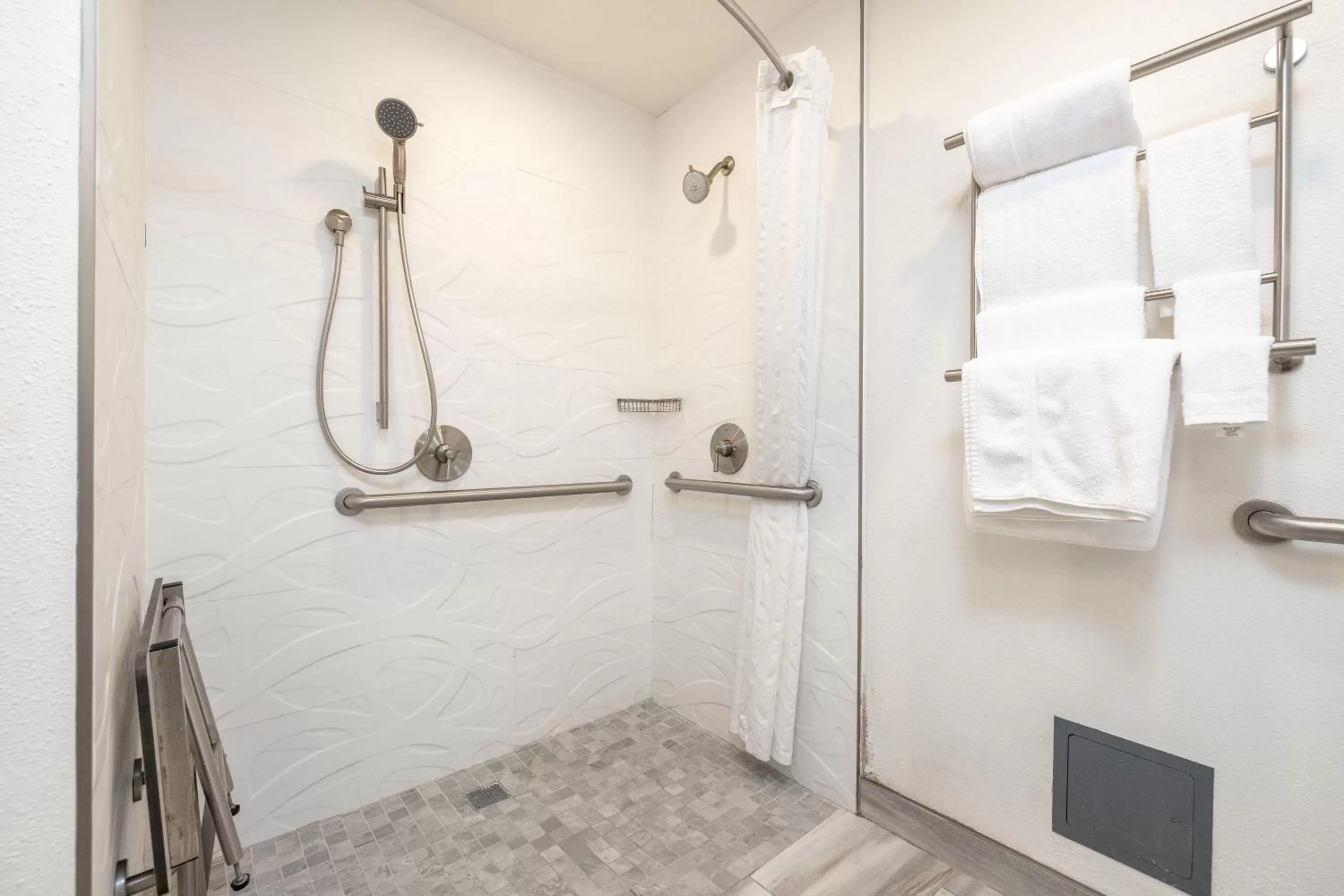 Bathroom in SOMA Park Inn