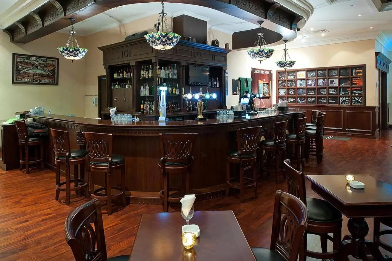 Lounge or bar in Sunday Hotel Holiday international Dubai