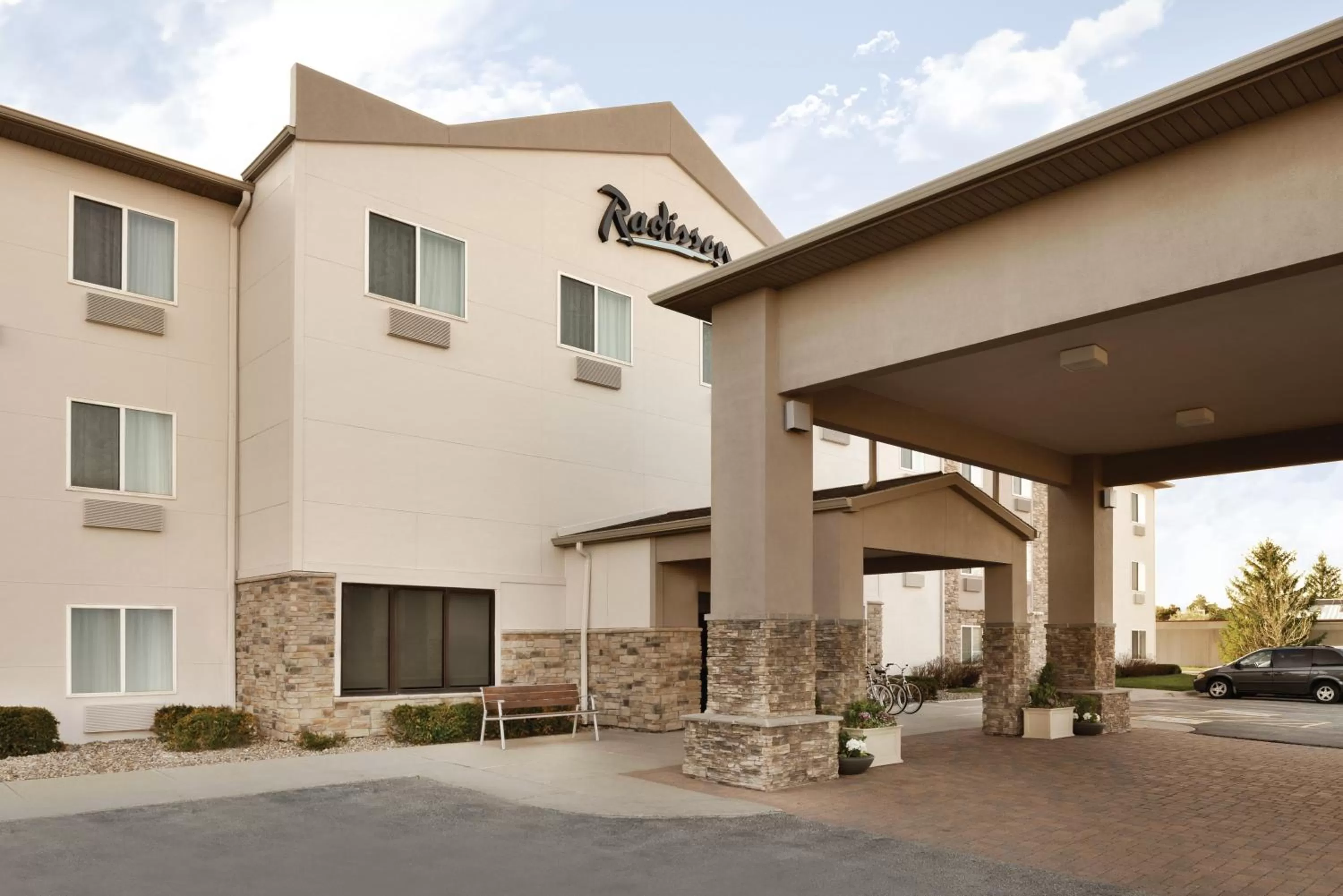 Facade/entrance in Radisson Hotel Ames Conference Center at ISU