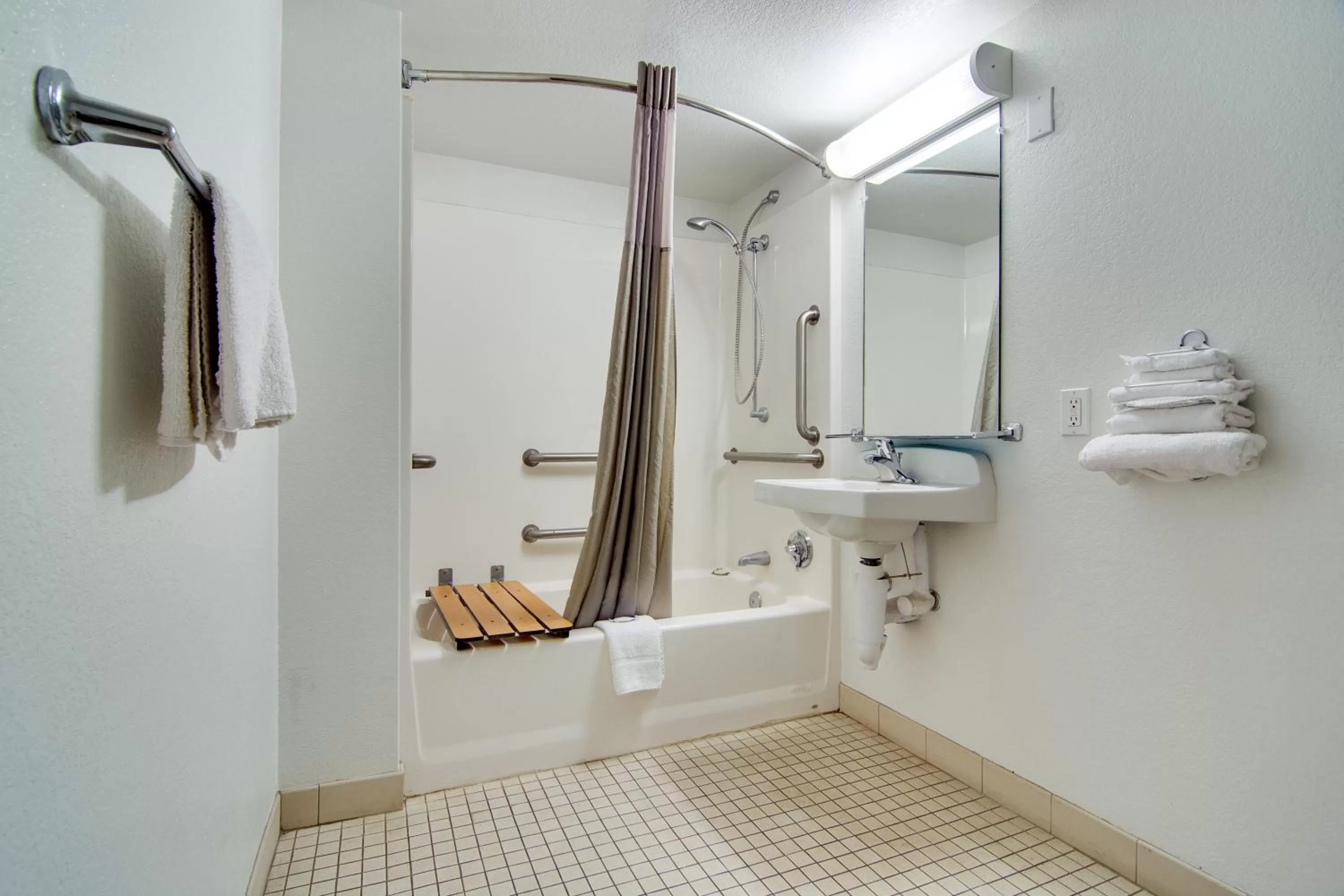 Bathroom in Motel 6 Eloy Arizona Casa Grande