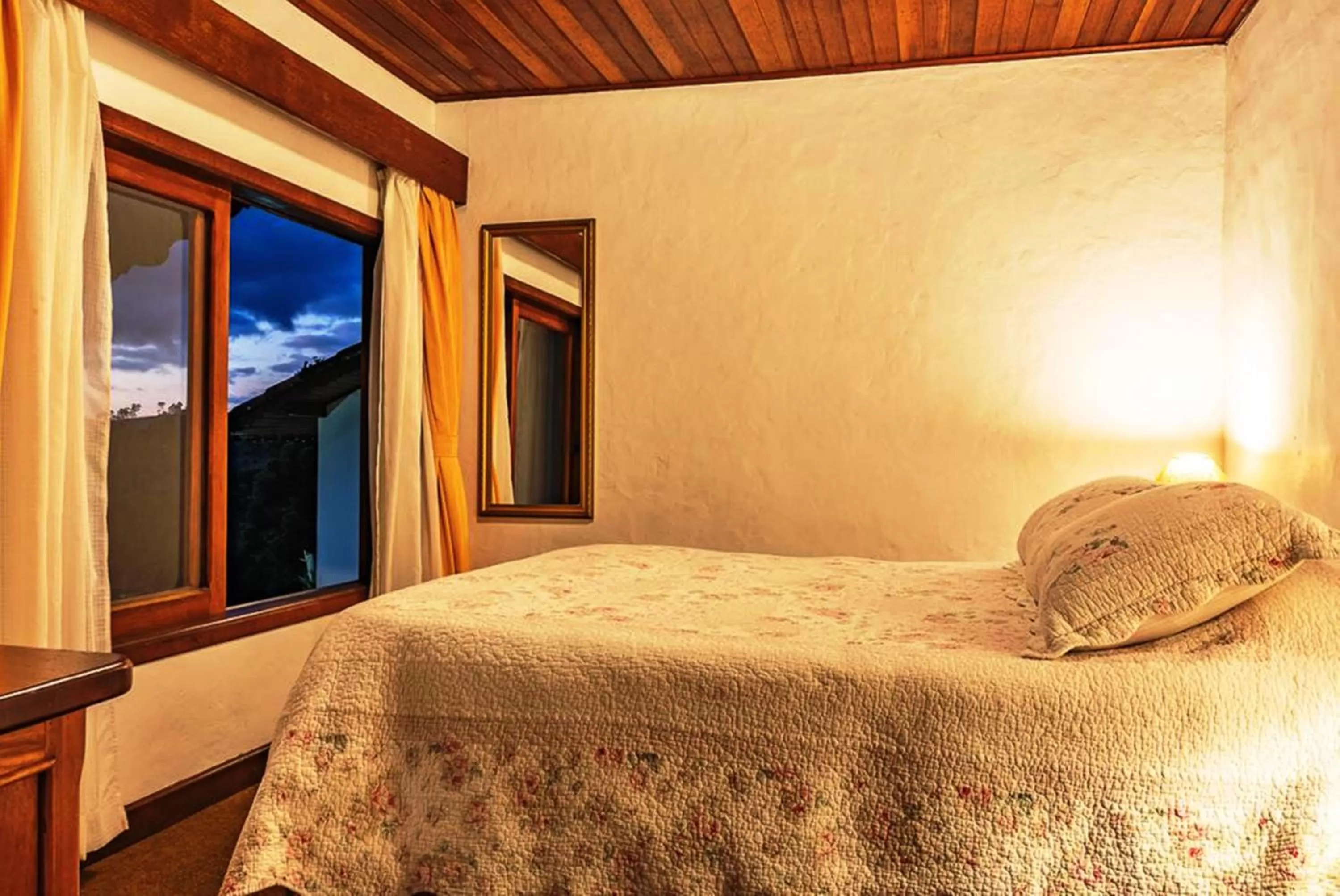 Bed in Hotel Meissner Hof