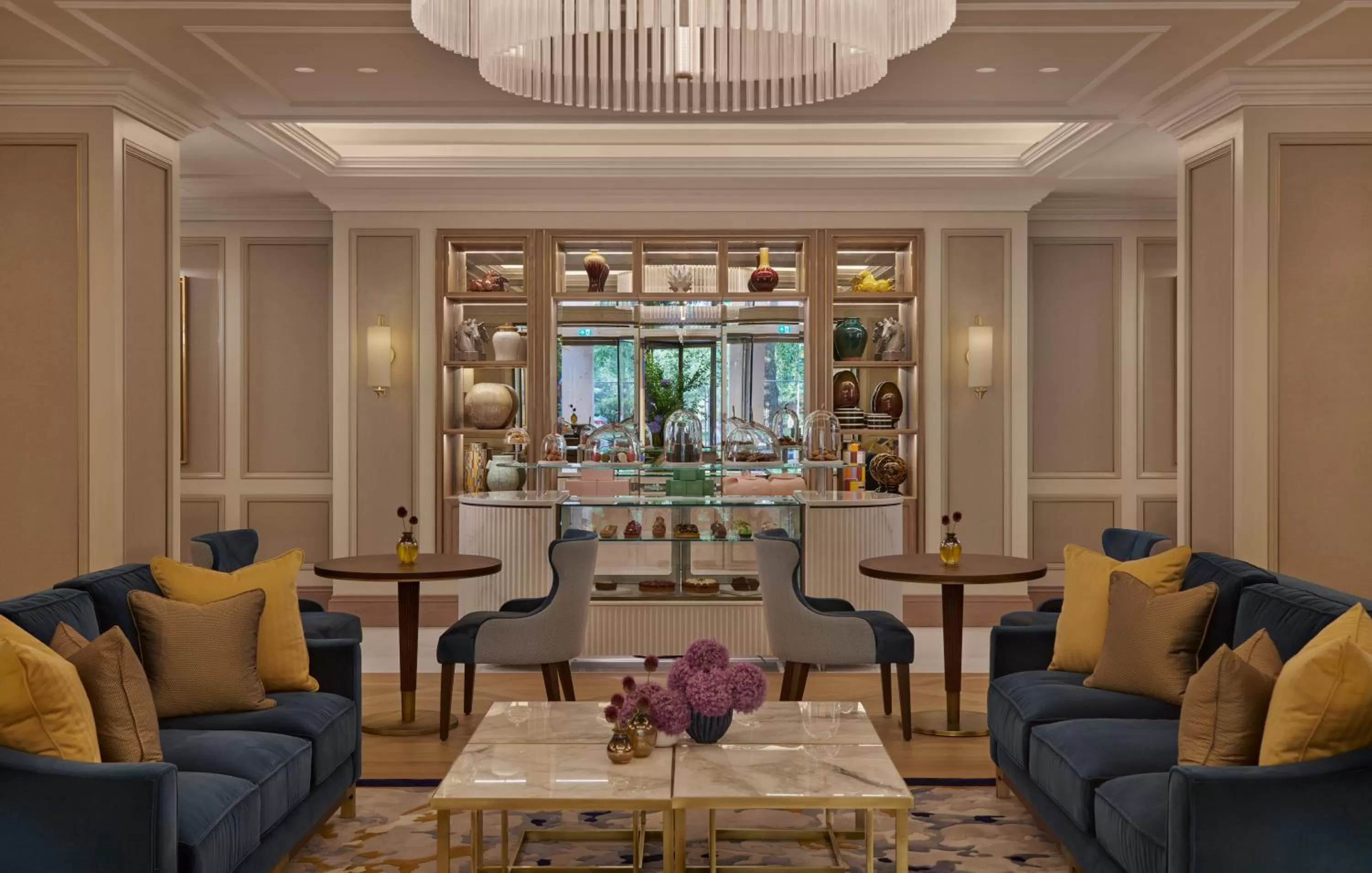 Restaurant/places to eat in Jumeirah Carlton Tower London