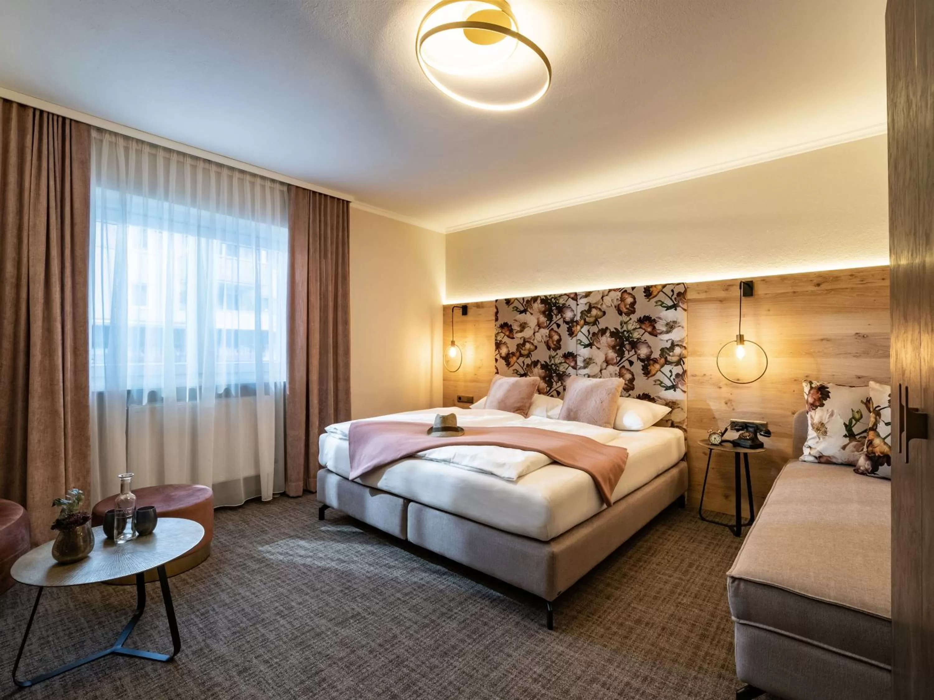 Bedroom, Bed in Hotel Jägerhof und Jagdhaus