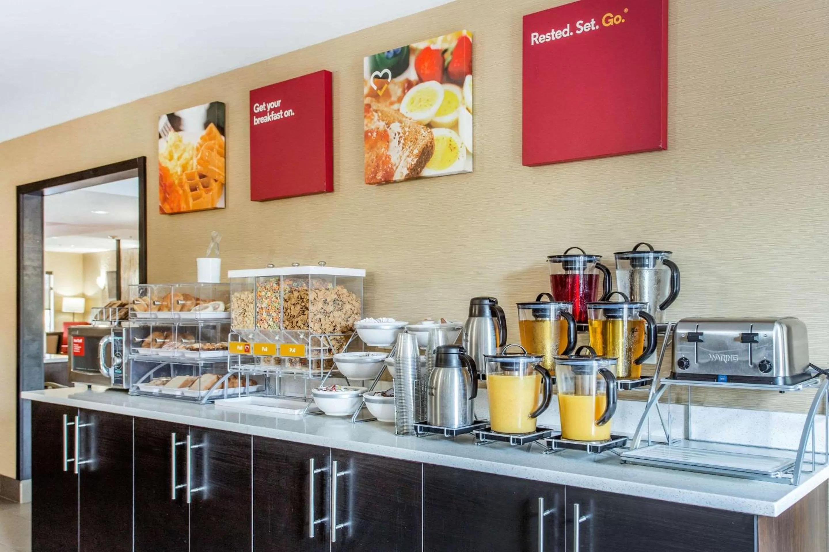 Restaurant/places to eat in Comfort Suites Clinton near Presbyterian College