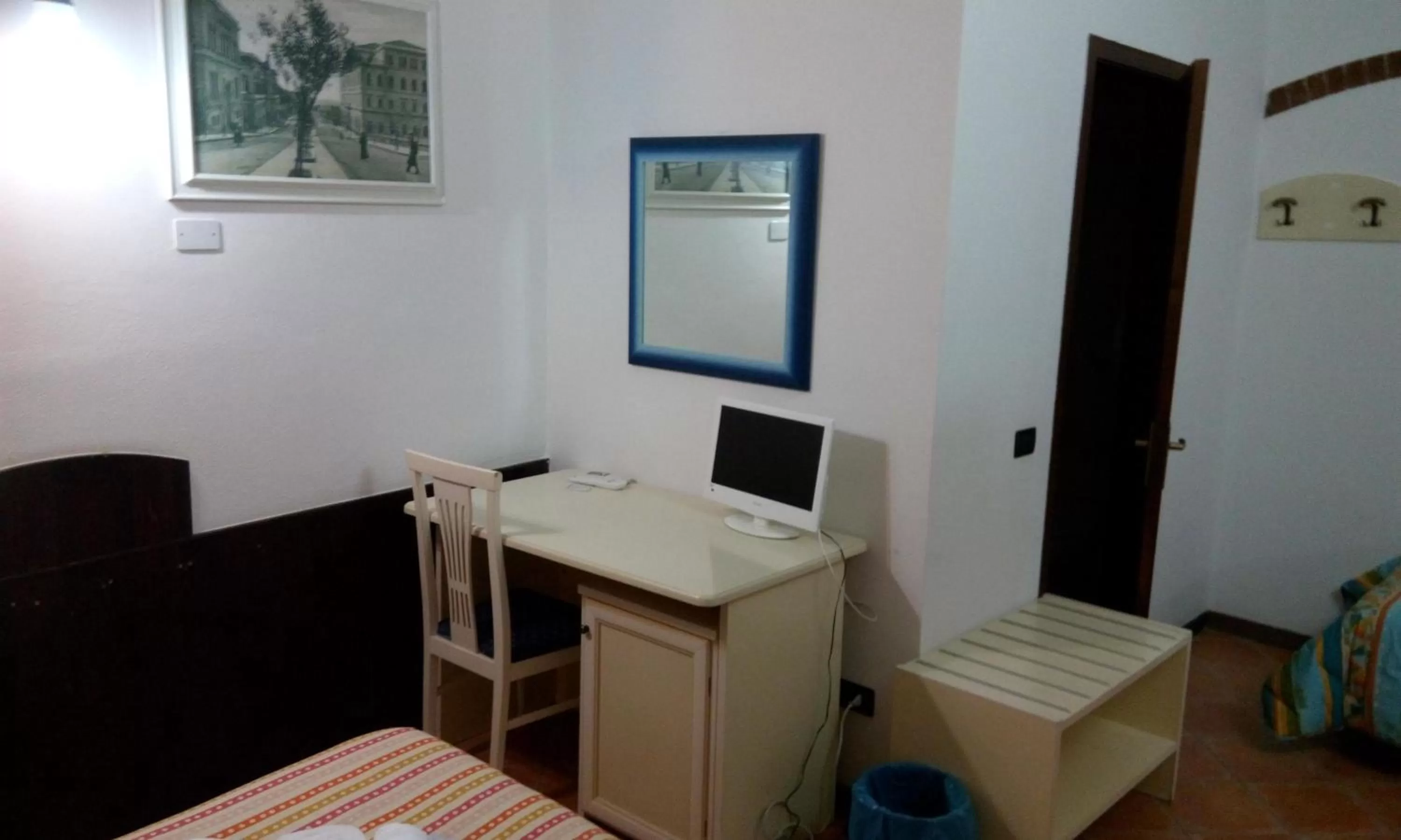 Staff, TV/Entertainment Center in B&B Centro Storico