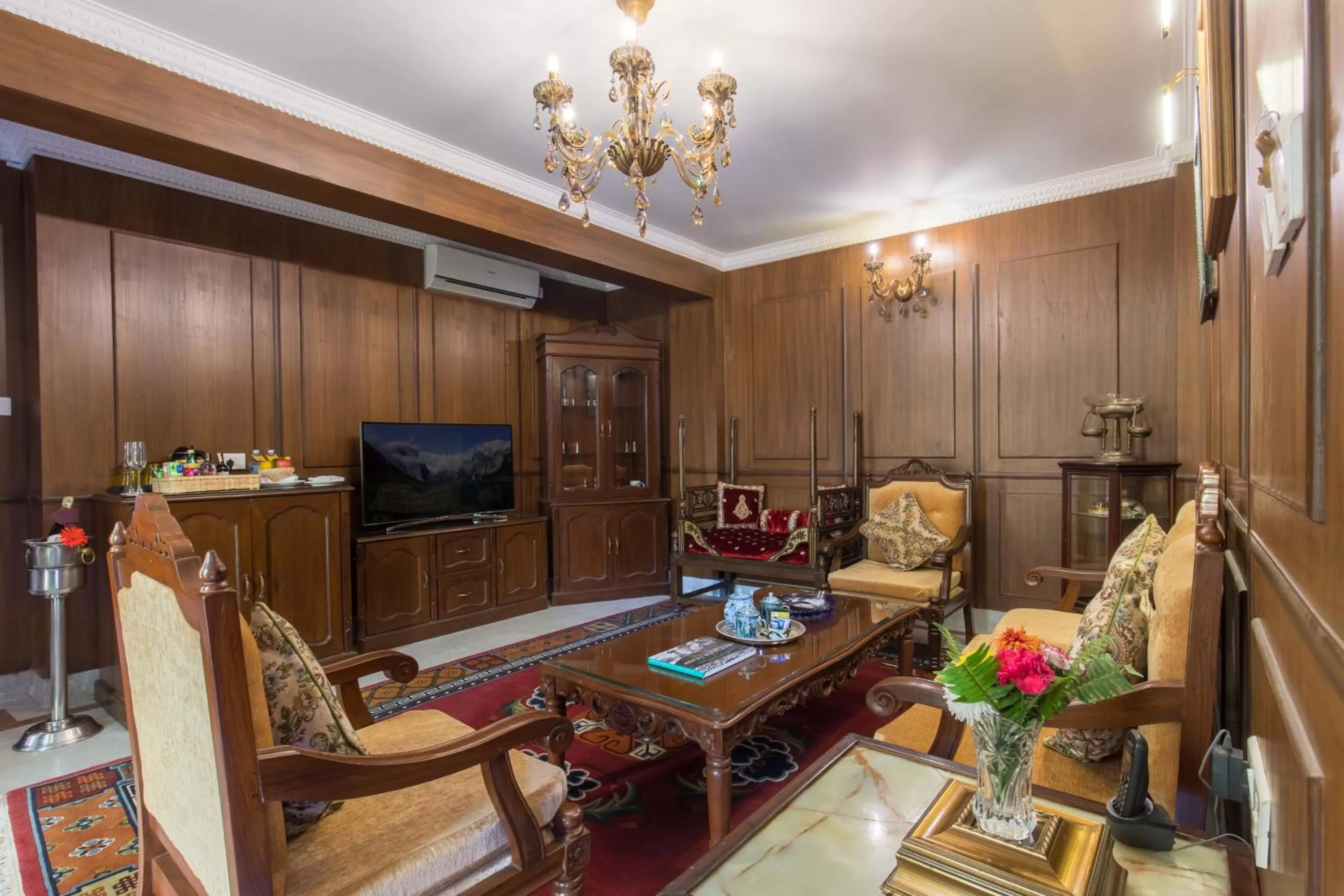 Living room in Baber Mahal Vilas - The Heritage Hotel