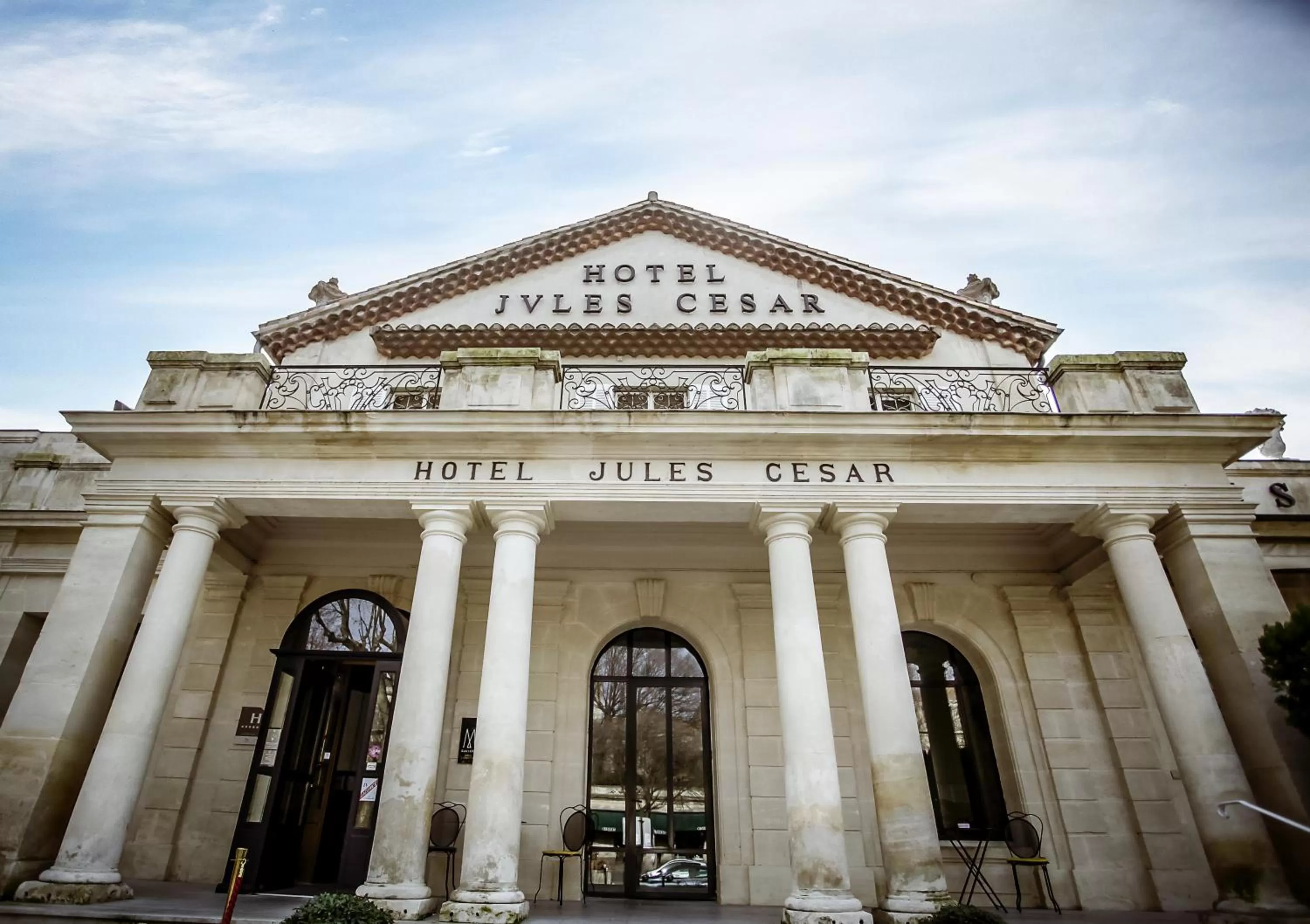 Facade/entrance in Jules César Hotel & Spa Arles - MGallery Collection