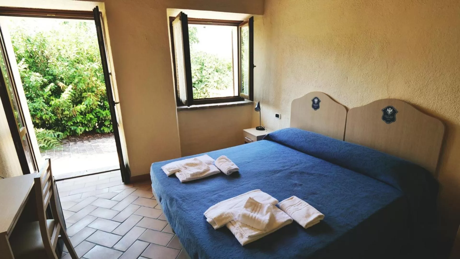 Bed in Borgo de' Varano by Hotel I Duchi