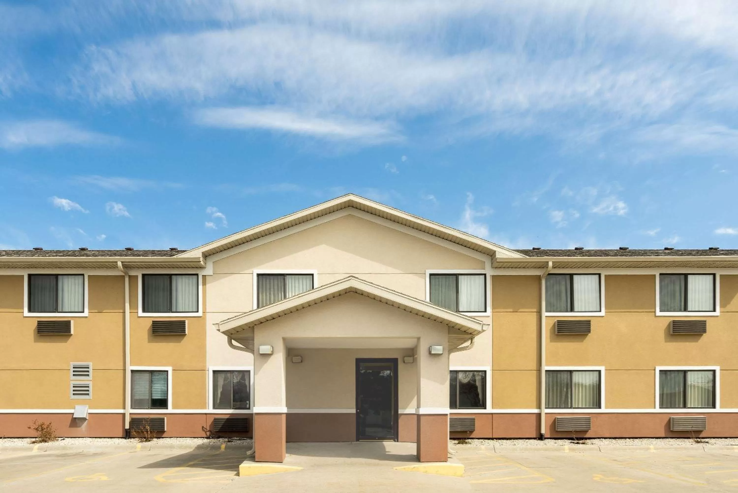 Property building in Super 8 by Wyndham Fond Du Lac