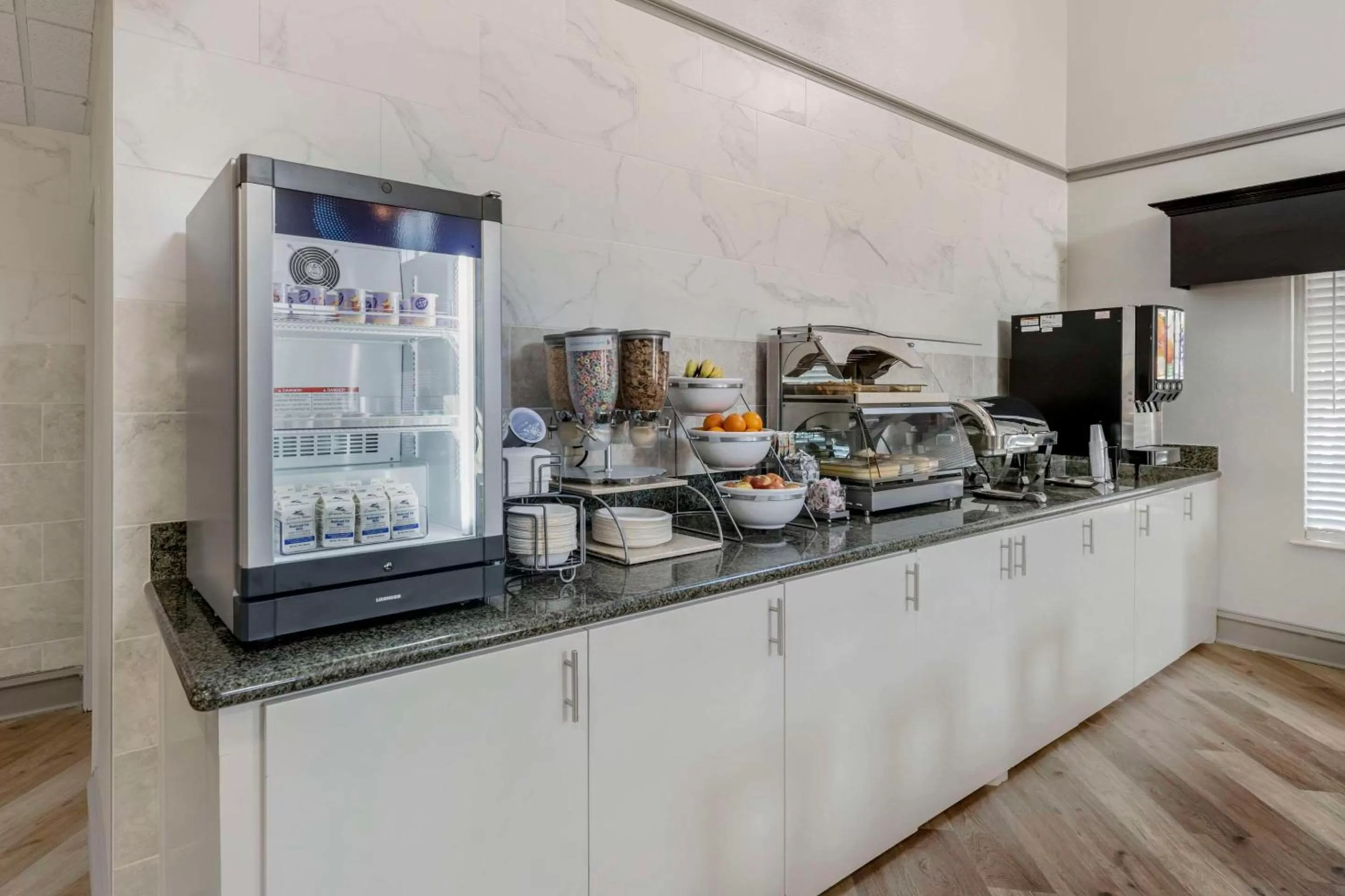 Breakfast in Comfort Inn & Suites Andrews