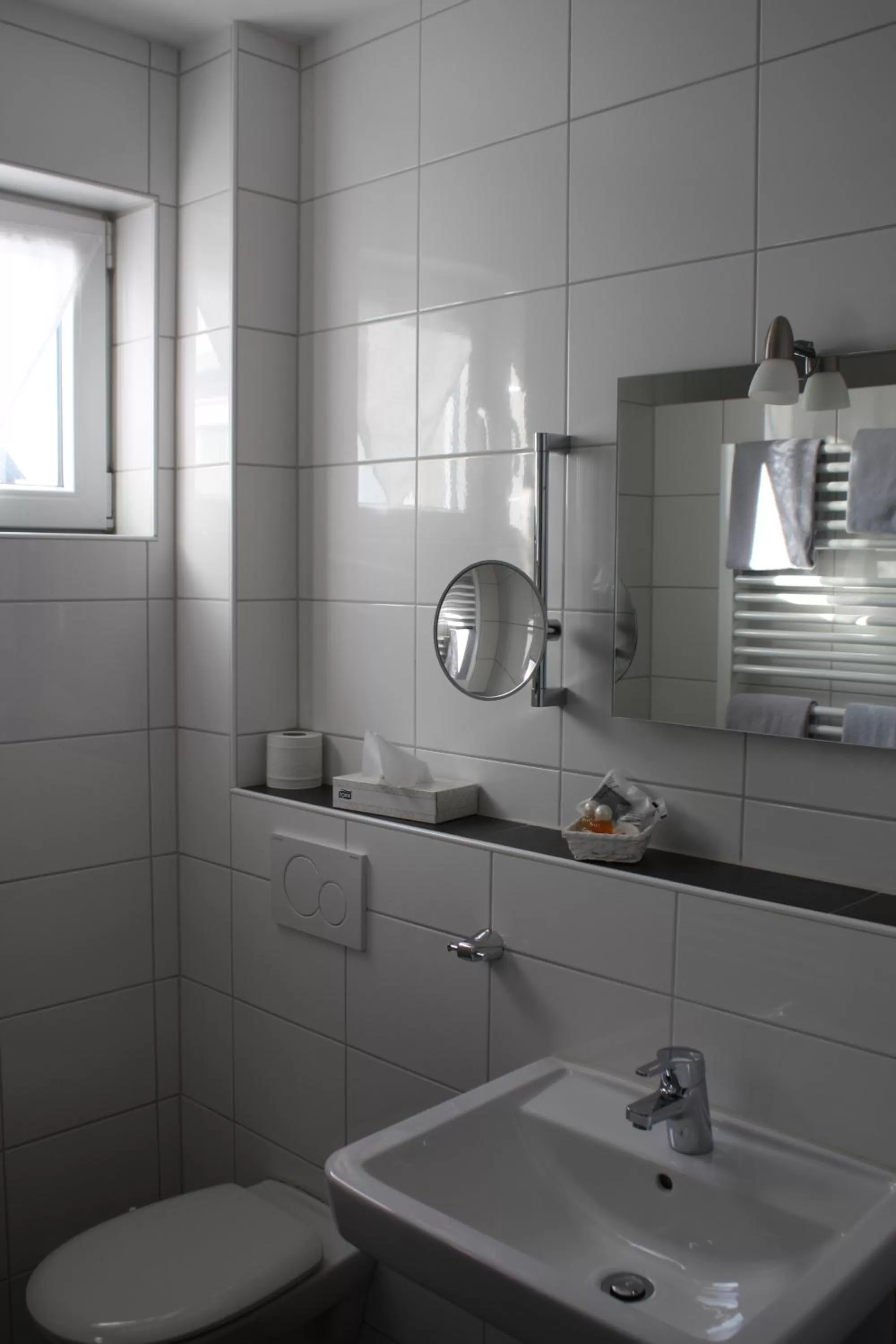 Bathroom in Hotel Am Wintergarten