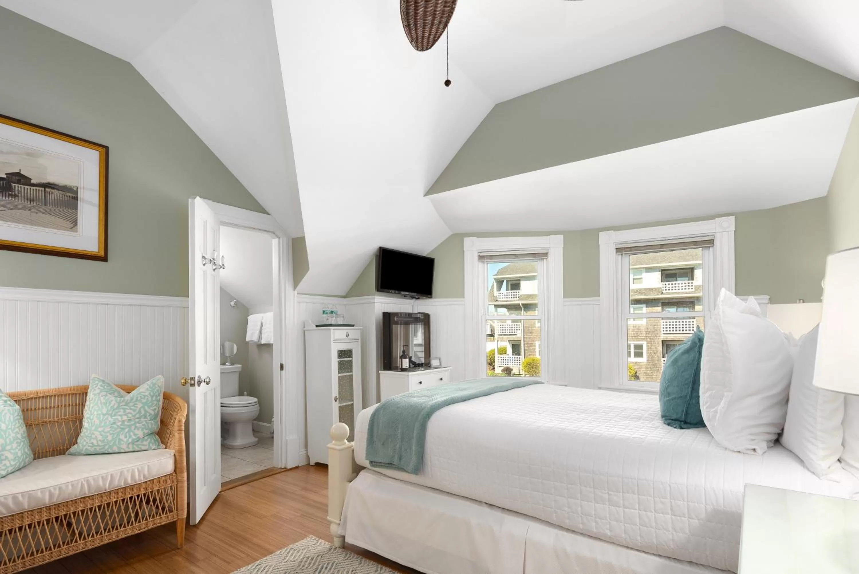 Bed in Inn on the Sound