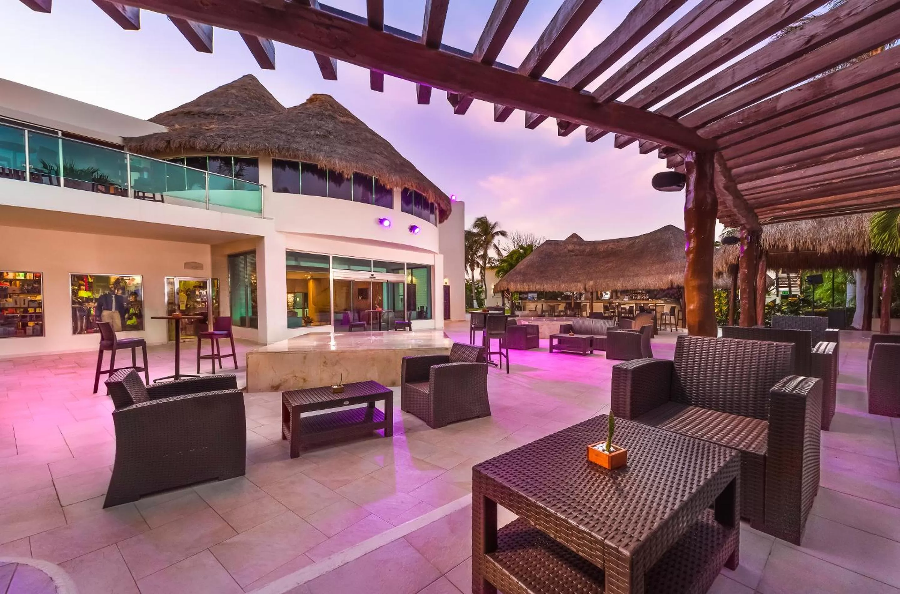 Lounge or bar in Desire Riviera Maya Resort All Inclusive - Couples Only