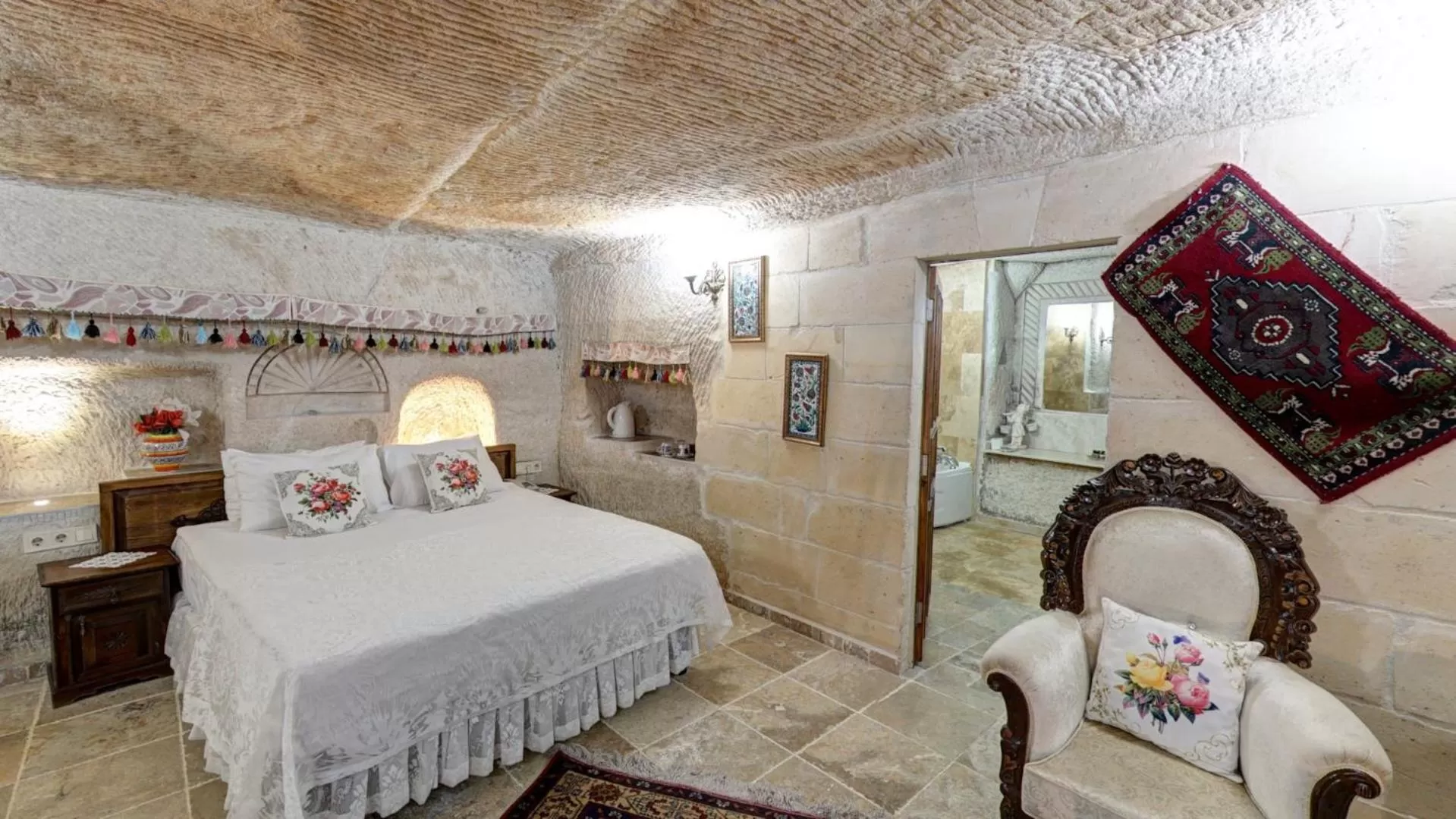 Bed in Roc Of Cappadocia