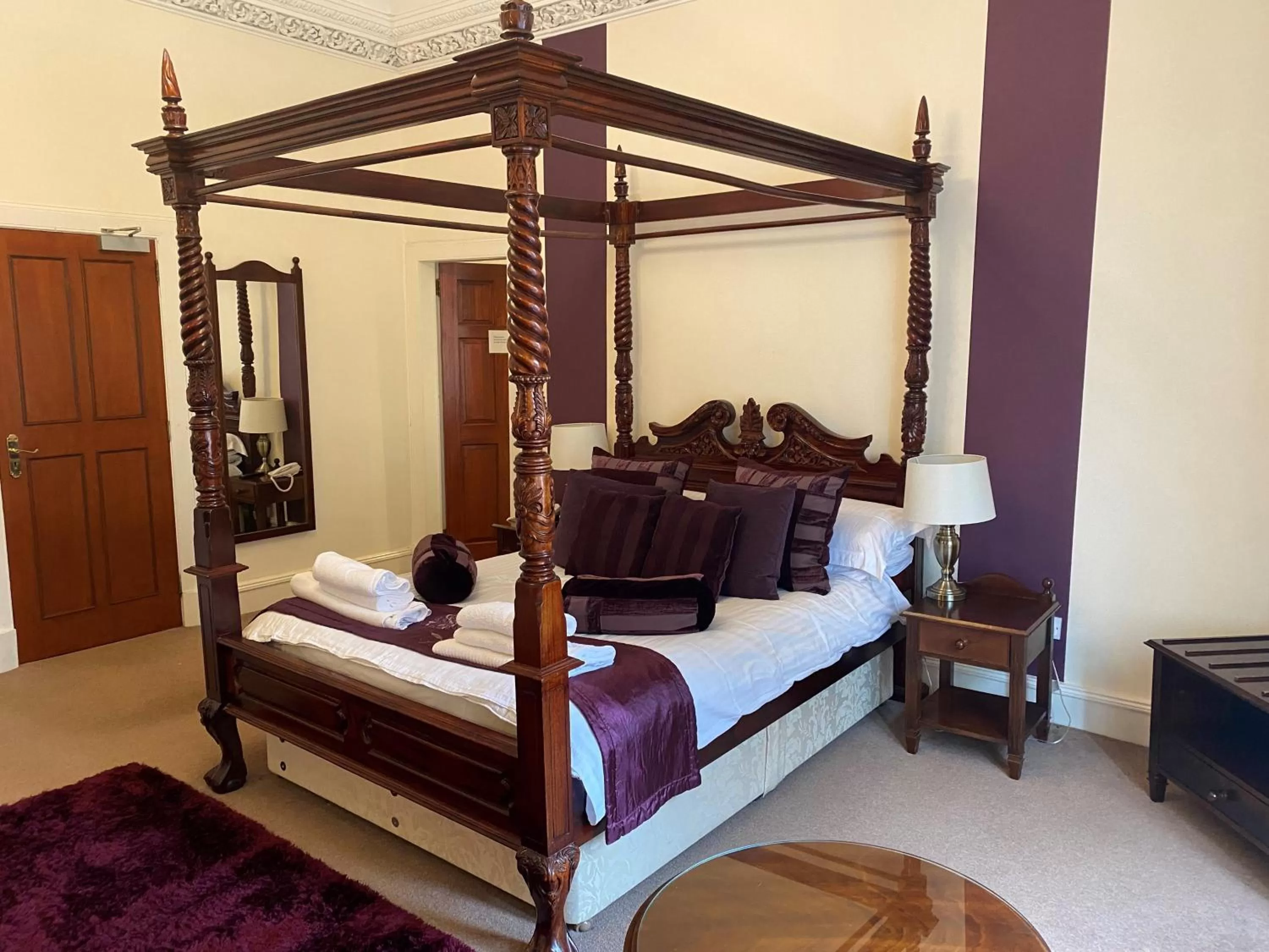 Photo of the whole room, Bed in Avonbridge Hotel