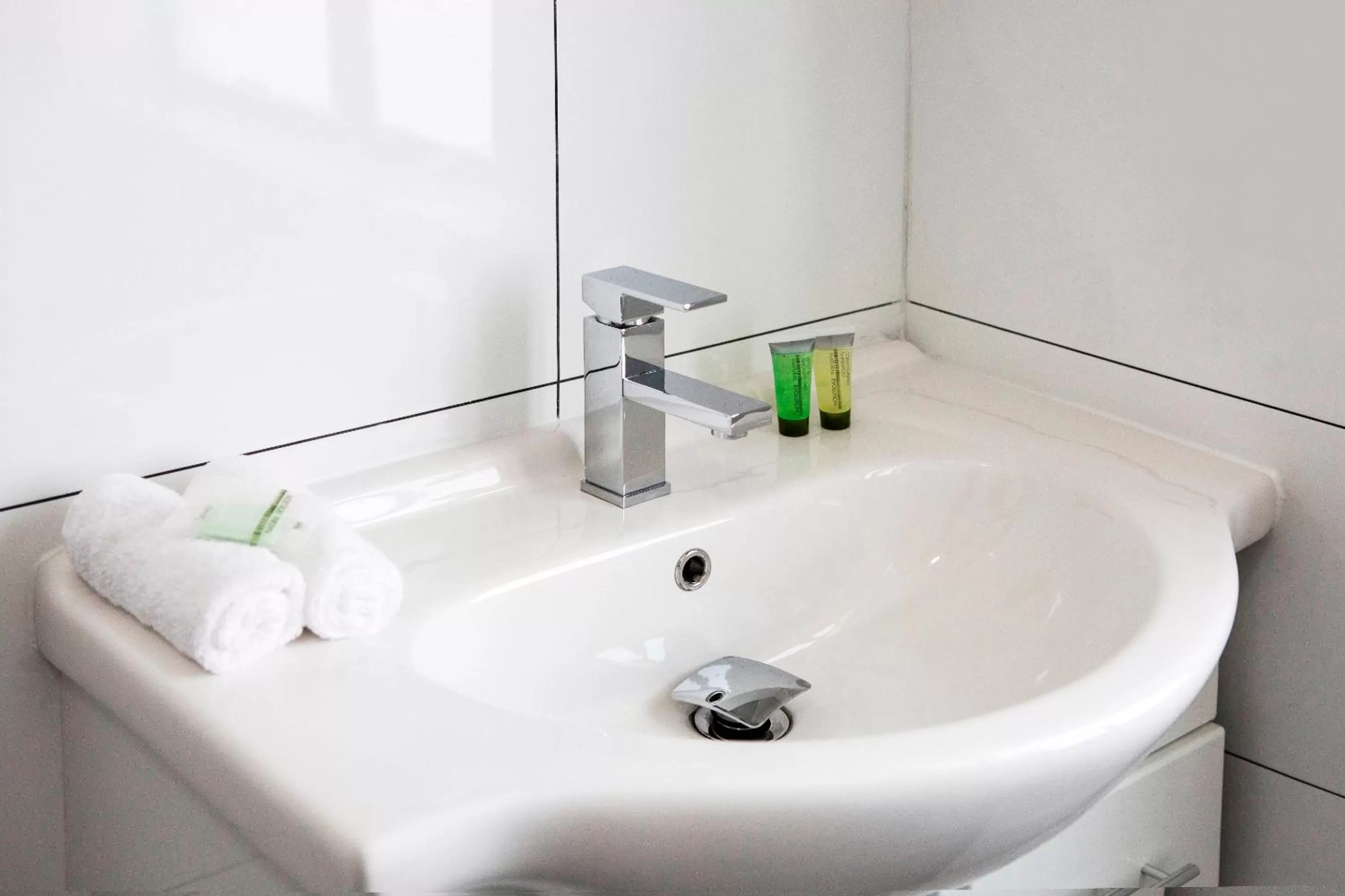 Bathroom in Villawood Hotel