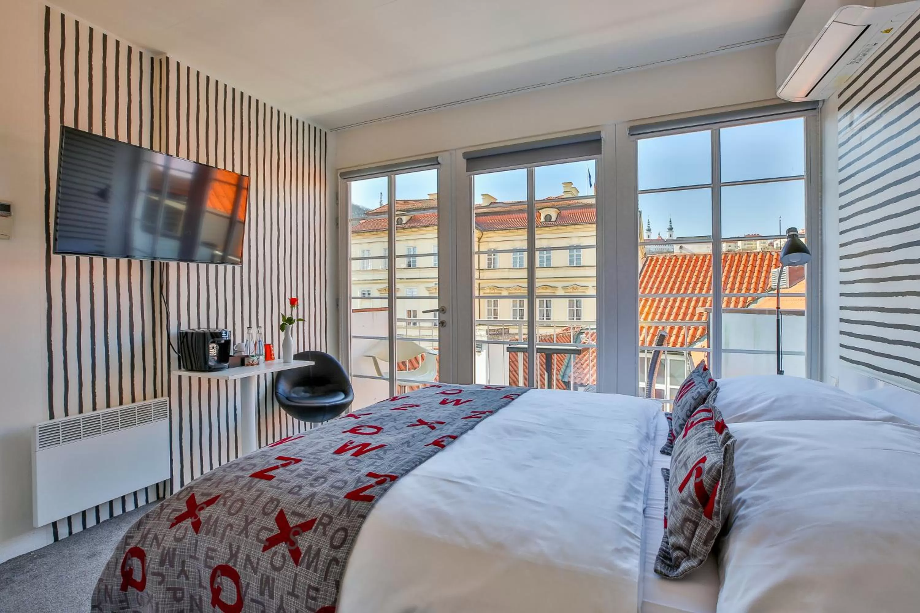 Bed in LH Vintage Design Hotel Sax