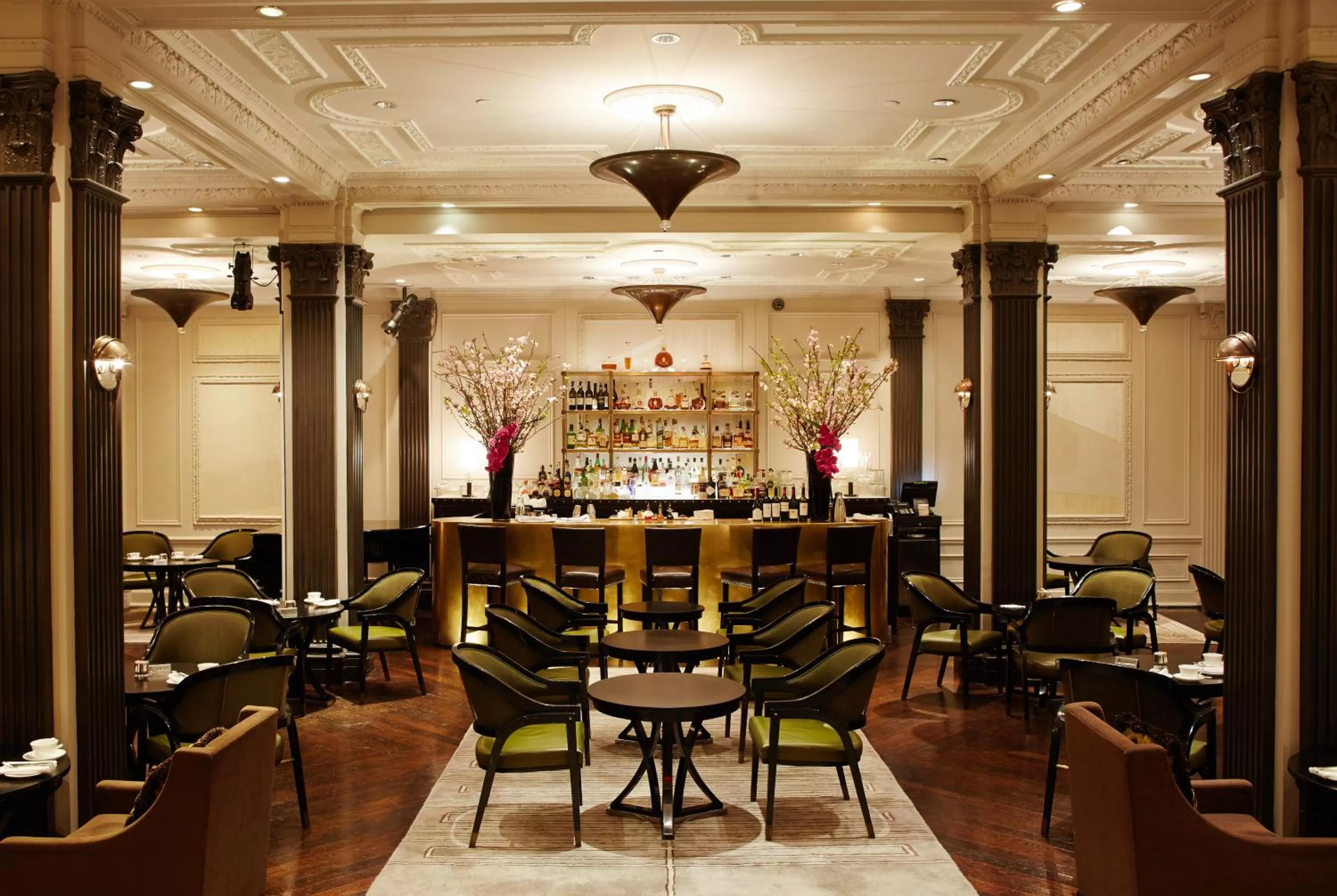 Lounge or bar in The Pierre, A Taj Hotel, New York