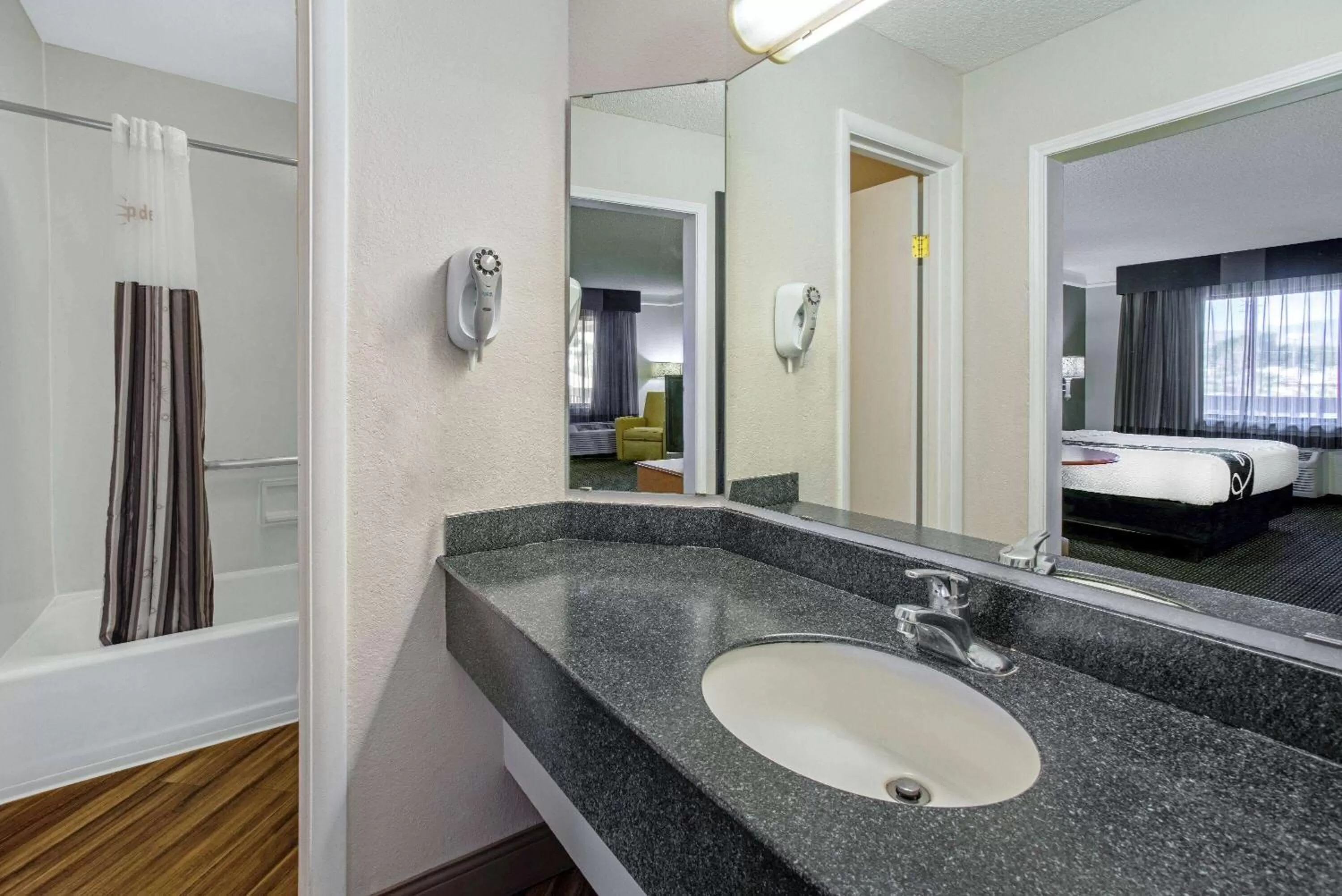 Bathroom in La Quinta Inn by Wyndham Tucson East