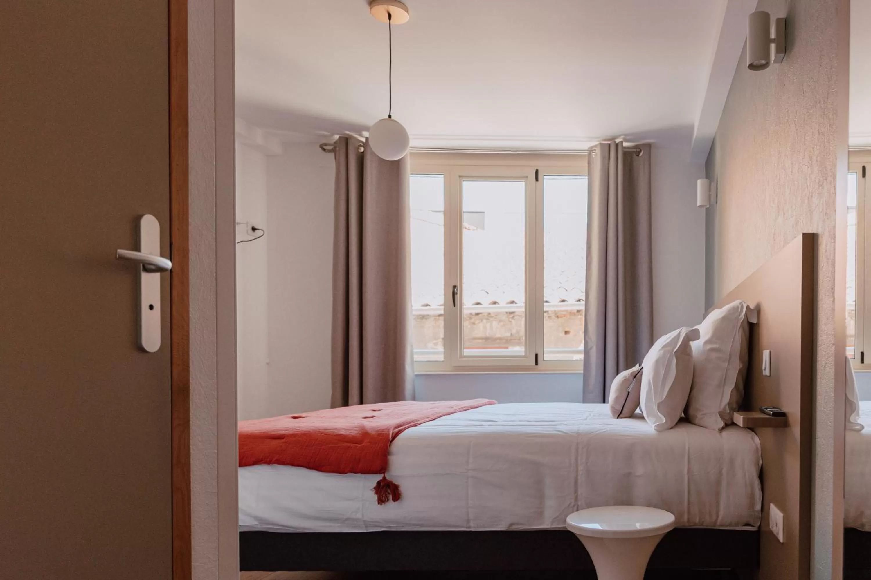 Bed in Mage hôtels - Hôtel la grenette - Brasserie Bonté Divine