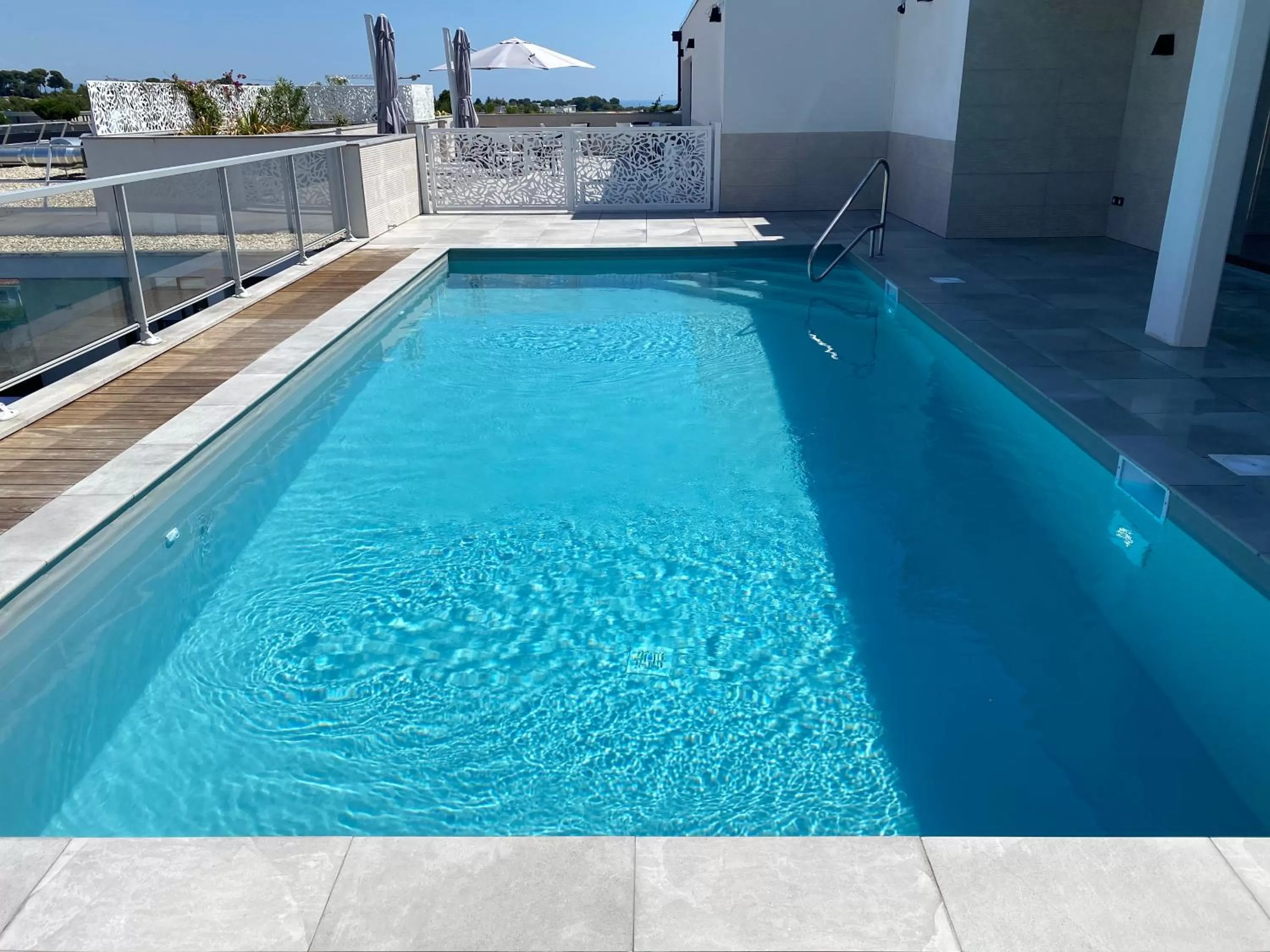 Swimming pool in Lagrange Apart'Hôtel Antibes Olympie