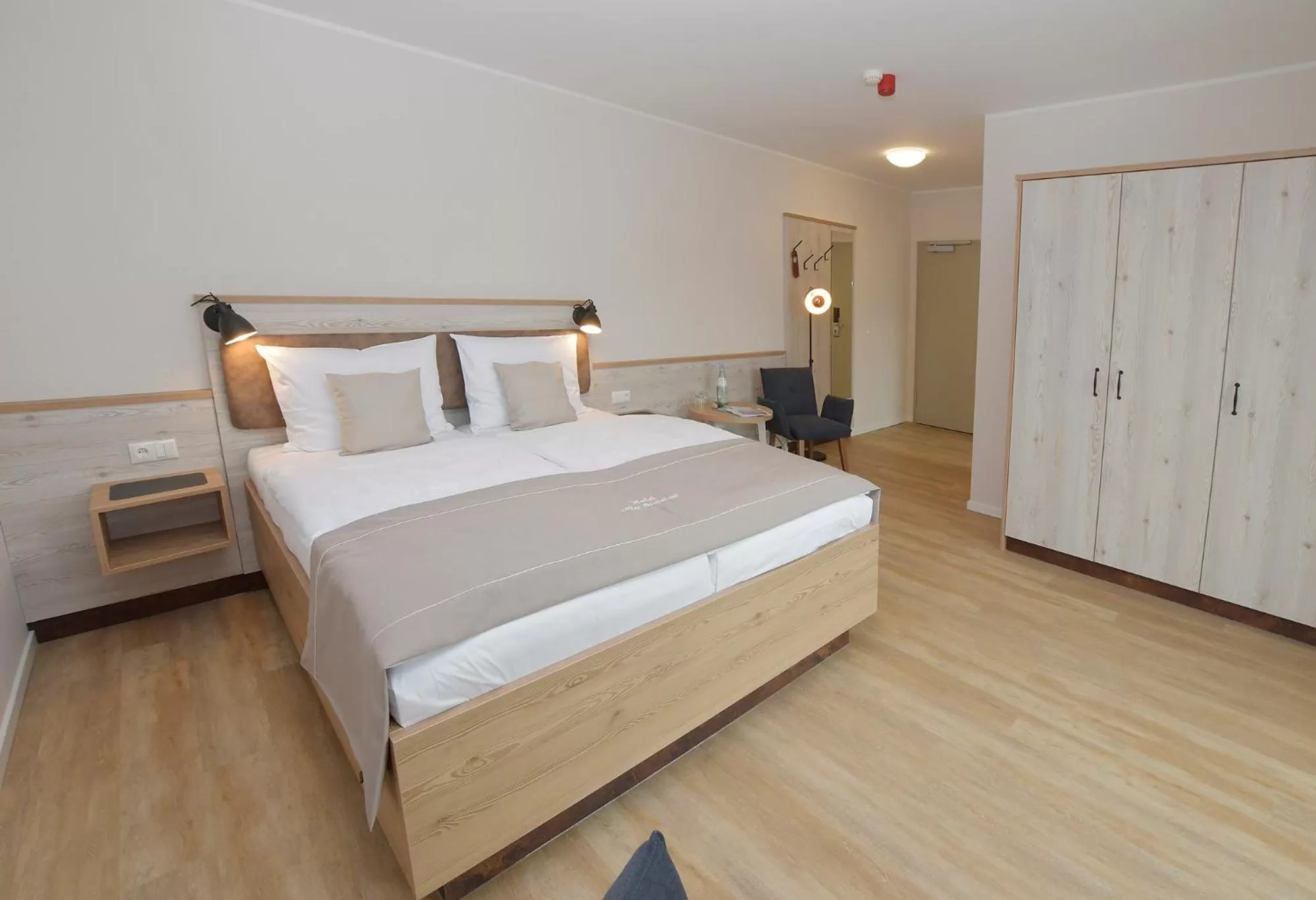 Bedroom, Bed in Hotel Alter Muschelsaal