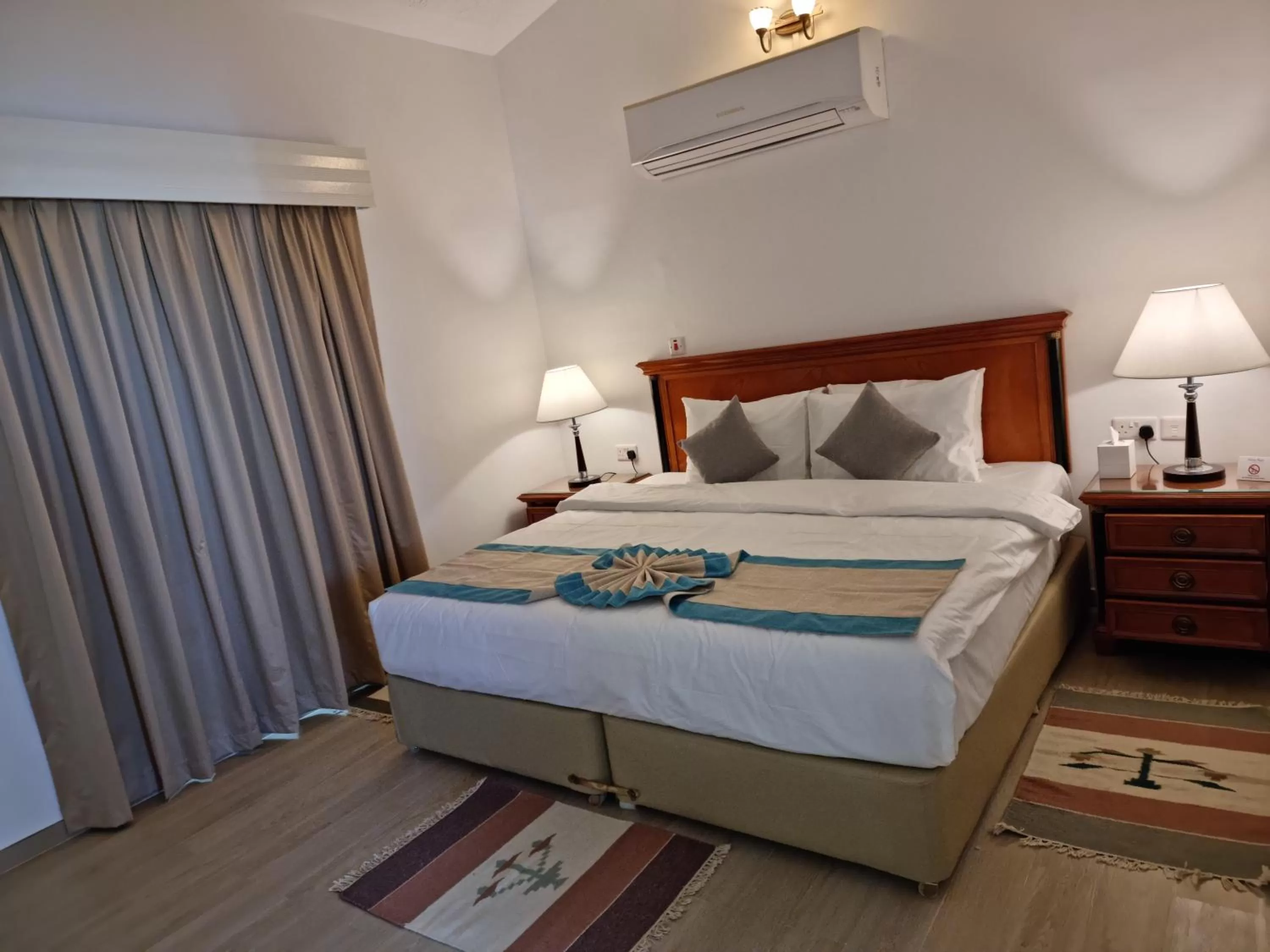 Bedroom, Bed in Holiday Beach Resort