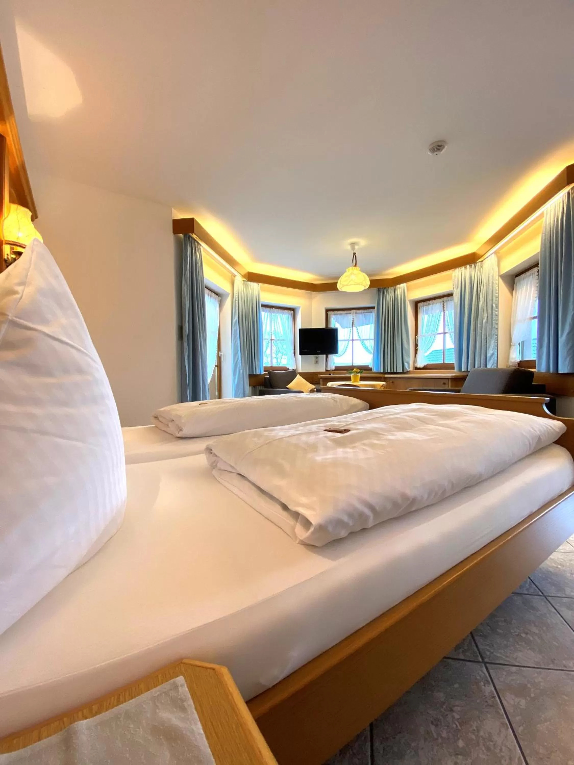 Photo of the whole room, Bed in Hotel Haus Seehang