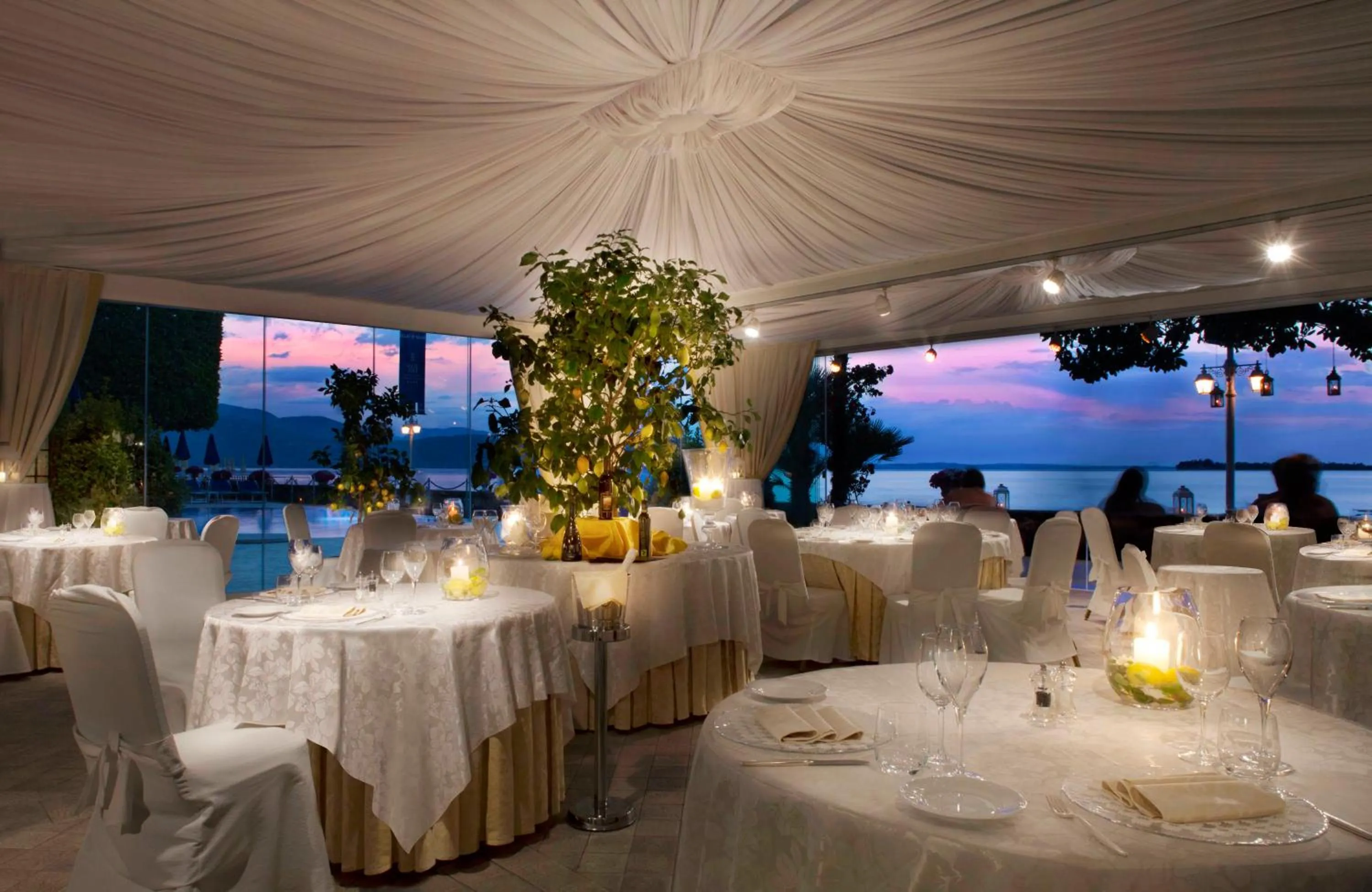 Restaurant/places to eat in Grand Hotel Gardone