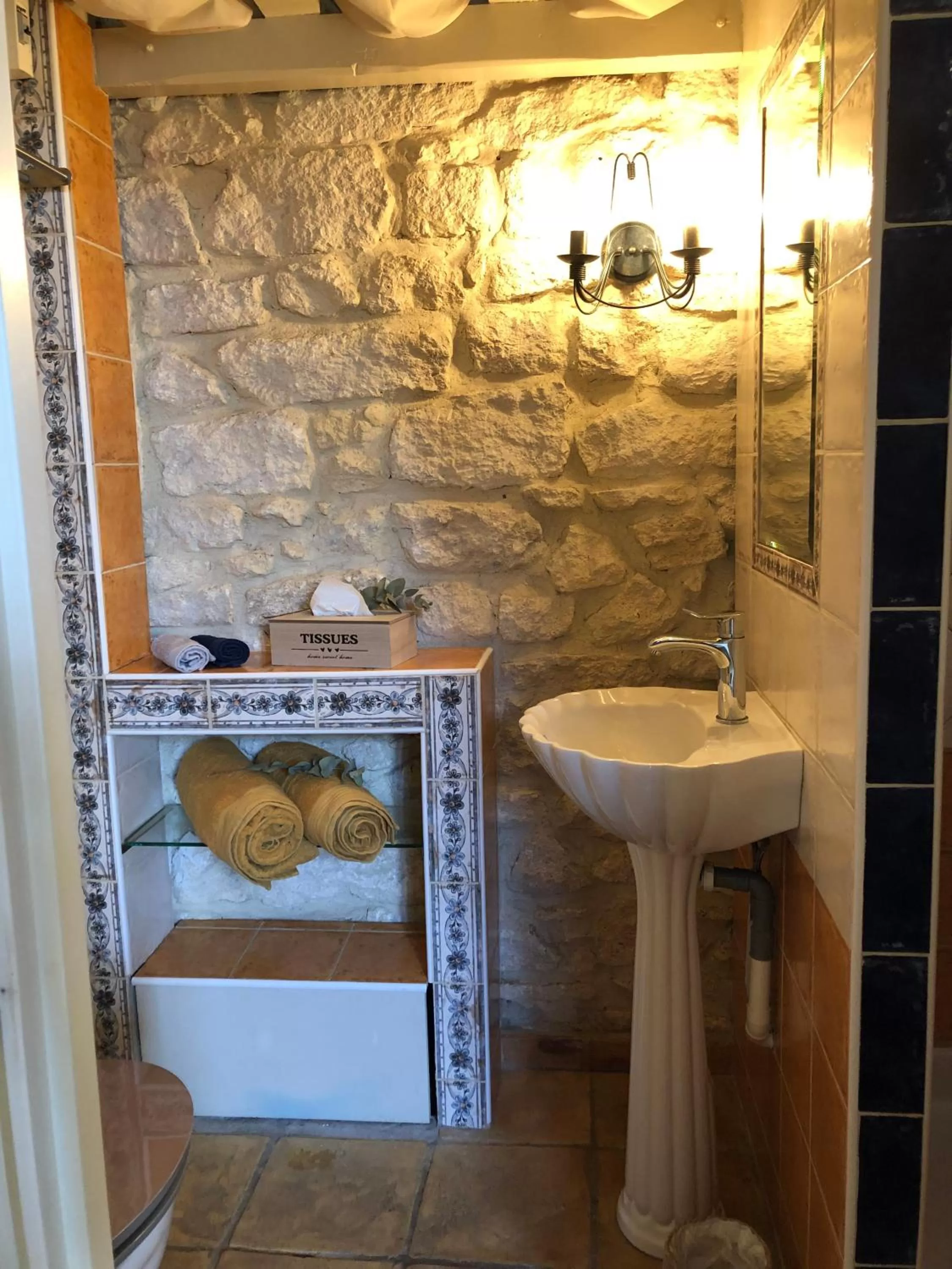 Shower in Mas Allard