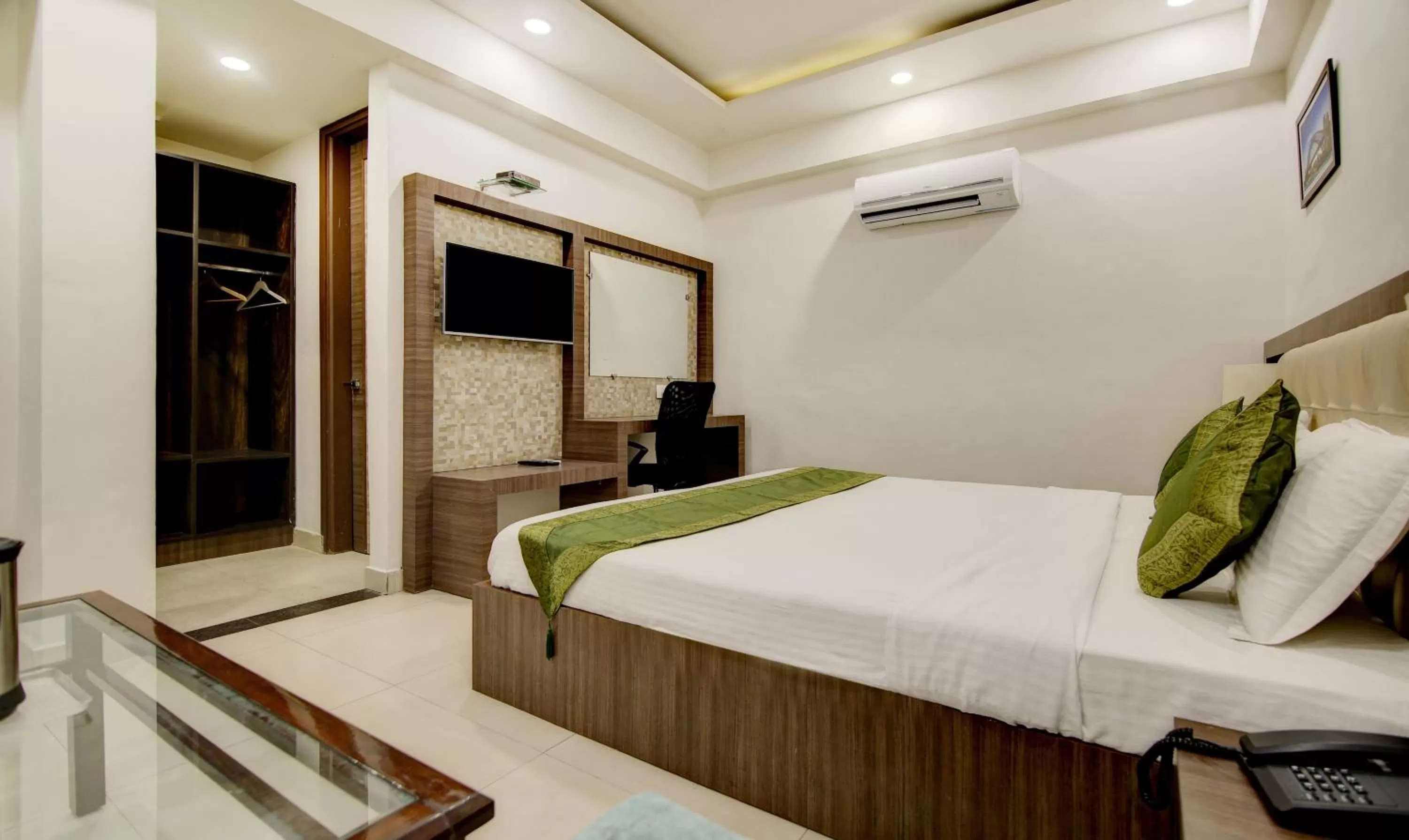 Breakfast, Bed in Itsy By Treebo - Solitaire