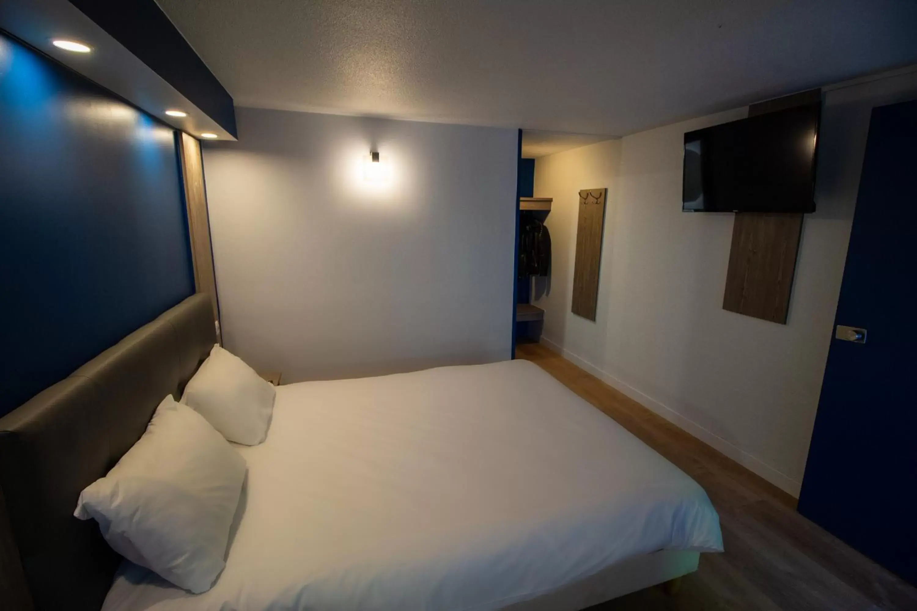 Superior Twin Room in Hotel RBX - Roubaix Centre Superior Twin Room in Hotel RBX - Roubaix Centre