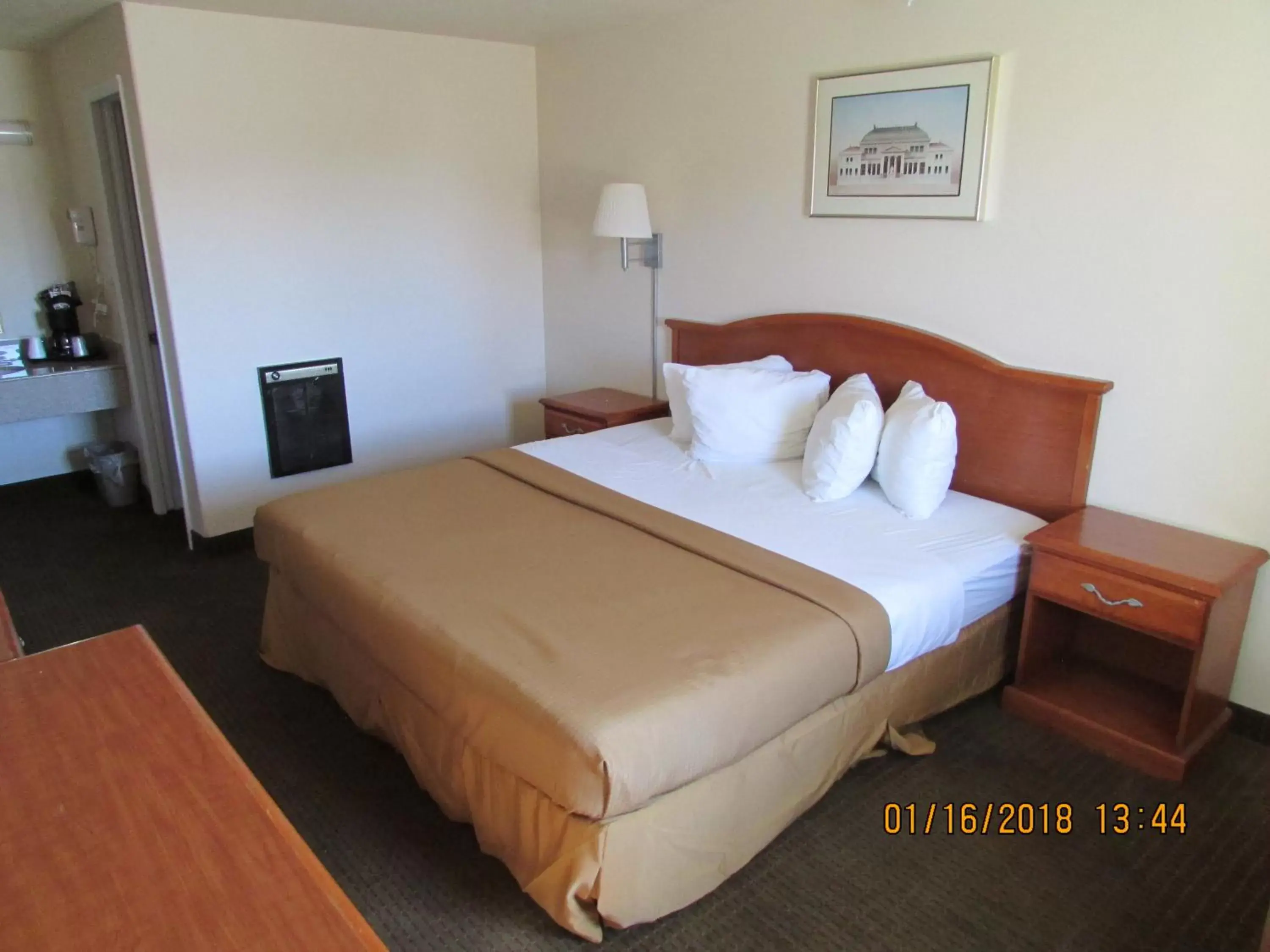 Standard King Room in Western Inn - Green River Standard King Room in Western Inn - Green River