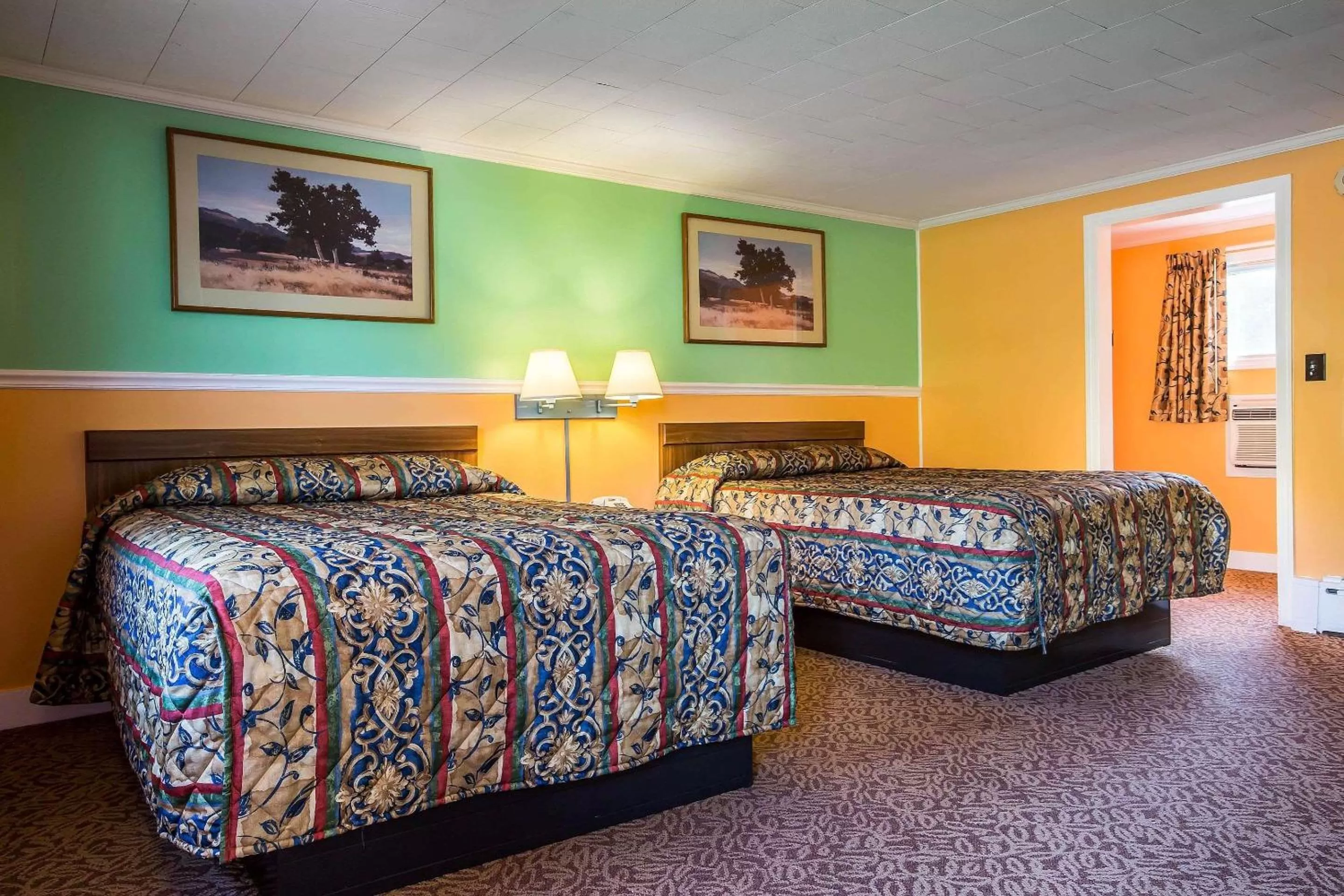 Photo of the whole room, Bed in Rodeway Inn Lincoln I-93