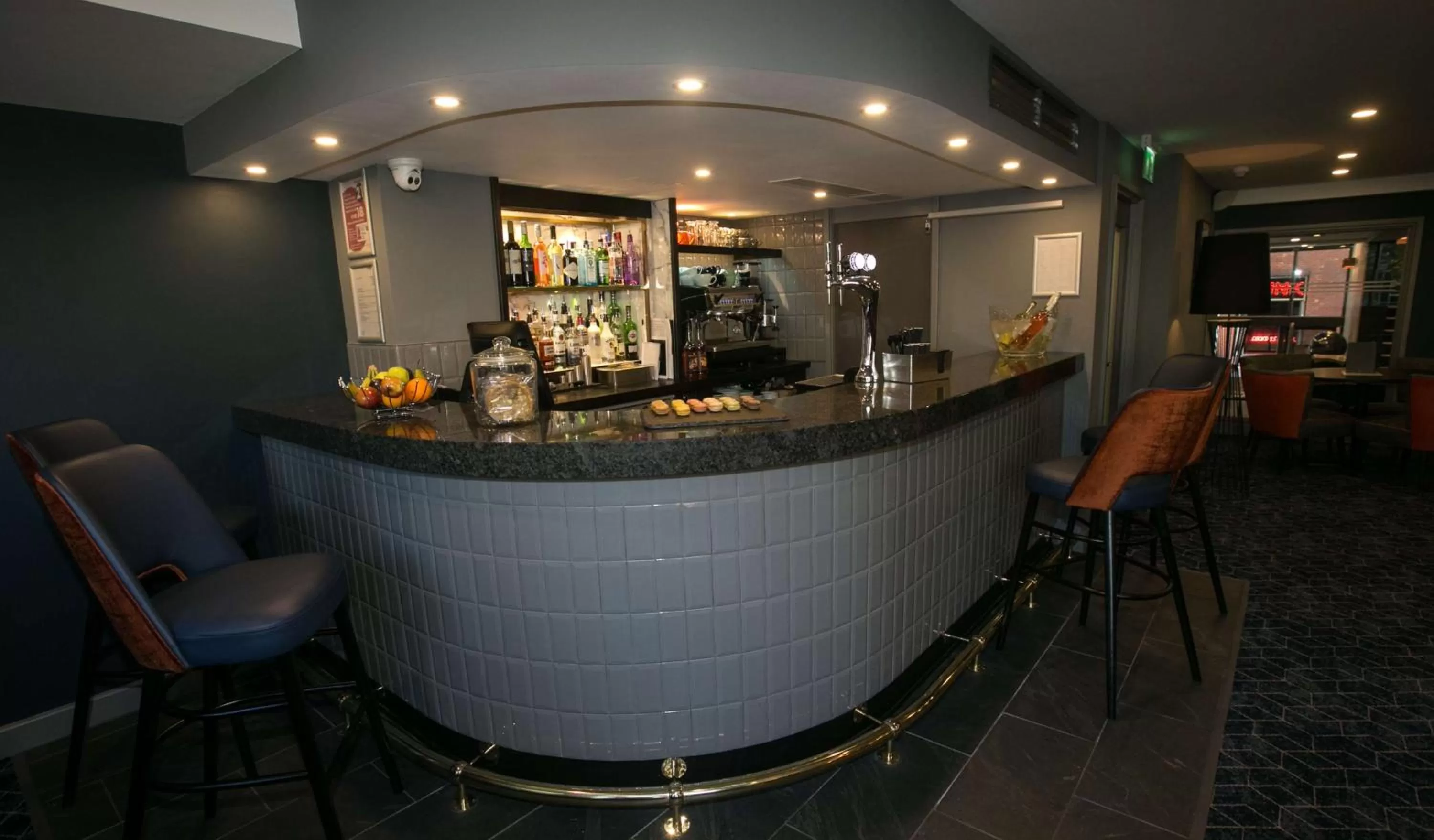 Lounge or bar in Garner Hotel Nottingham City Centre by IHG
