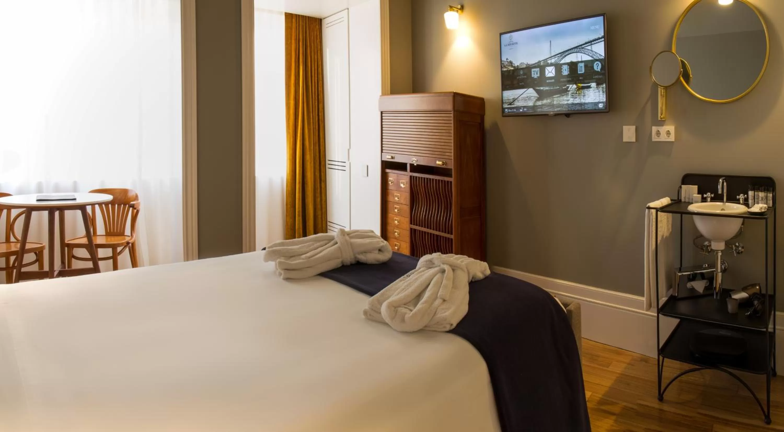 Toilet, Bed in Porto A.S. 1829 Hotel