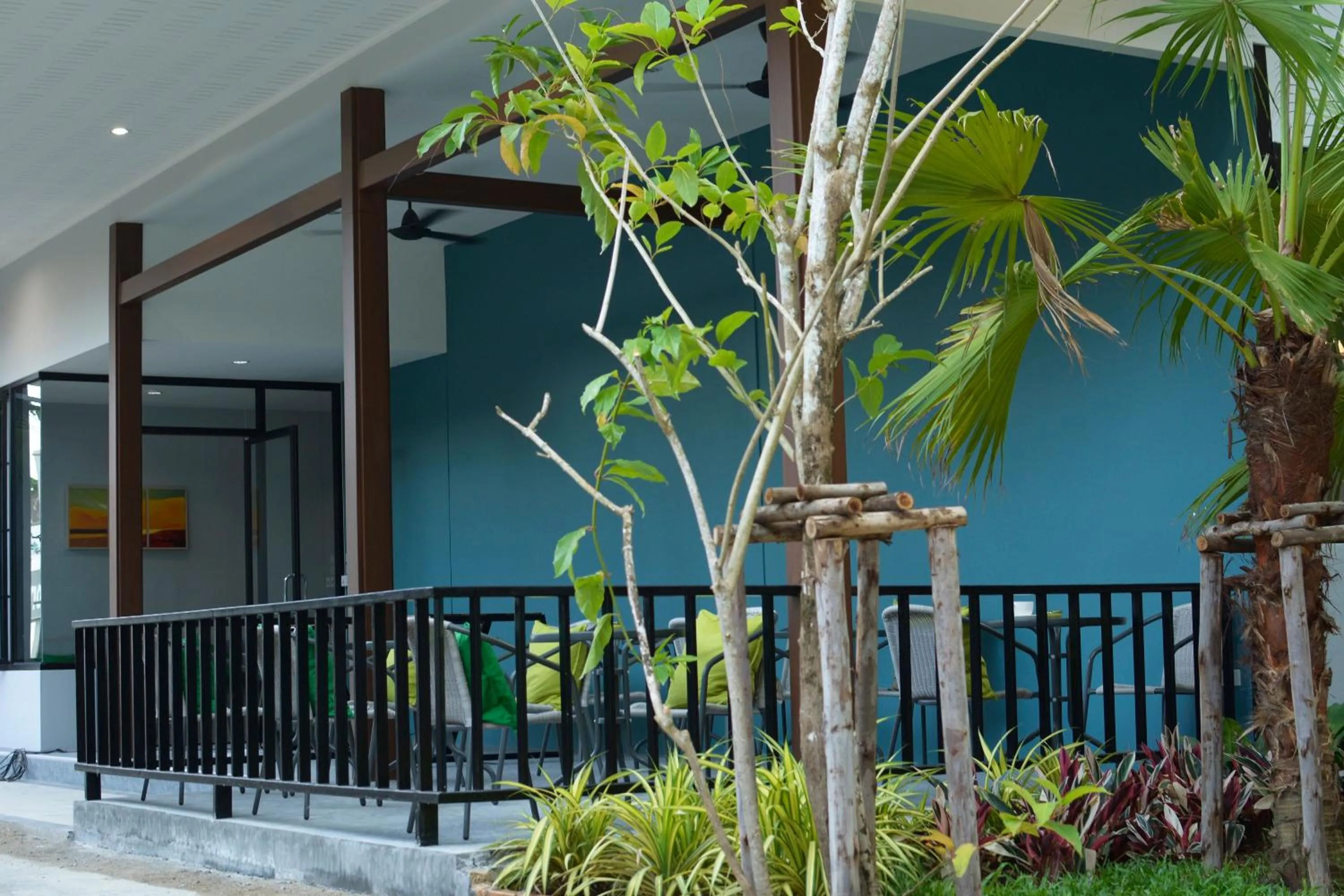 Garden in iRest Ao Nang Seafront