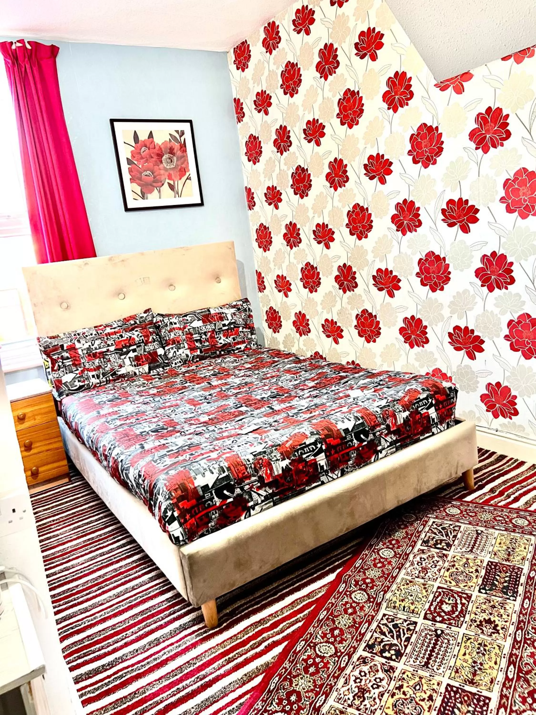 Bedroom, Bed in Blackpool Central Hotel