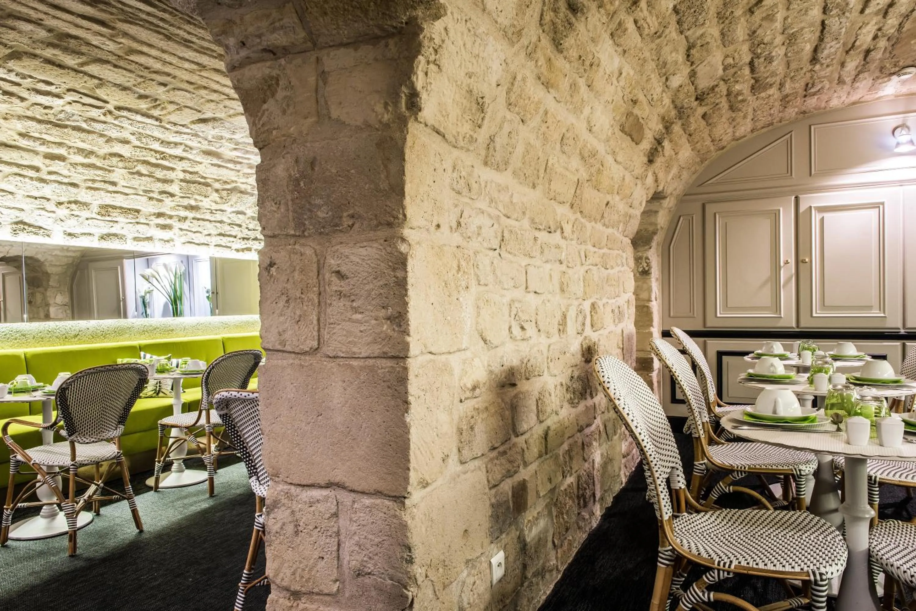 Buffet breakfast in Hôtel Jardin Le Bréa