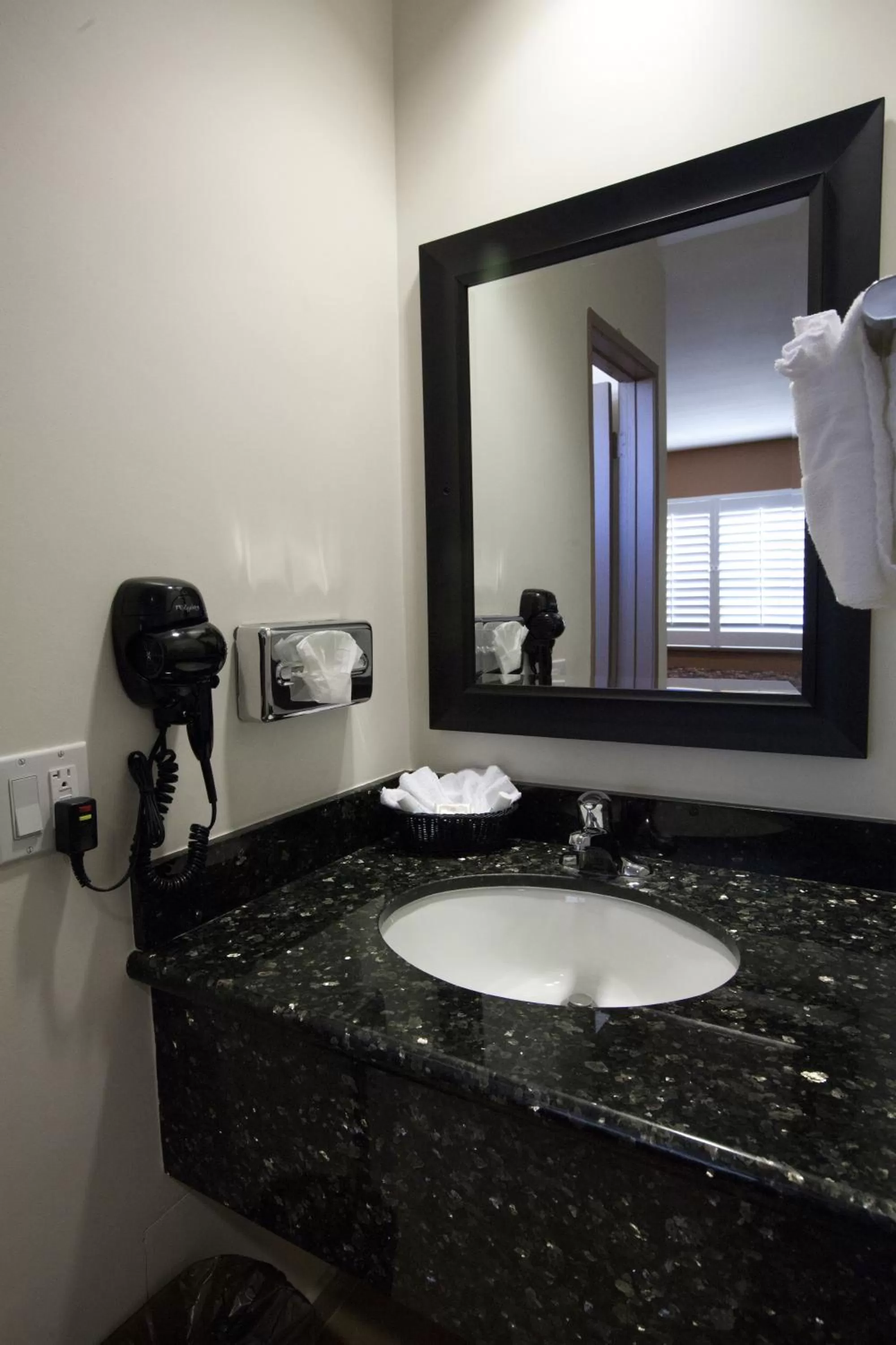 Bathroom in Dunes Inn - Sunset