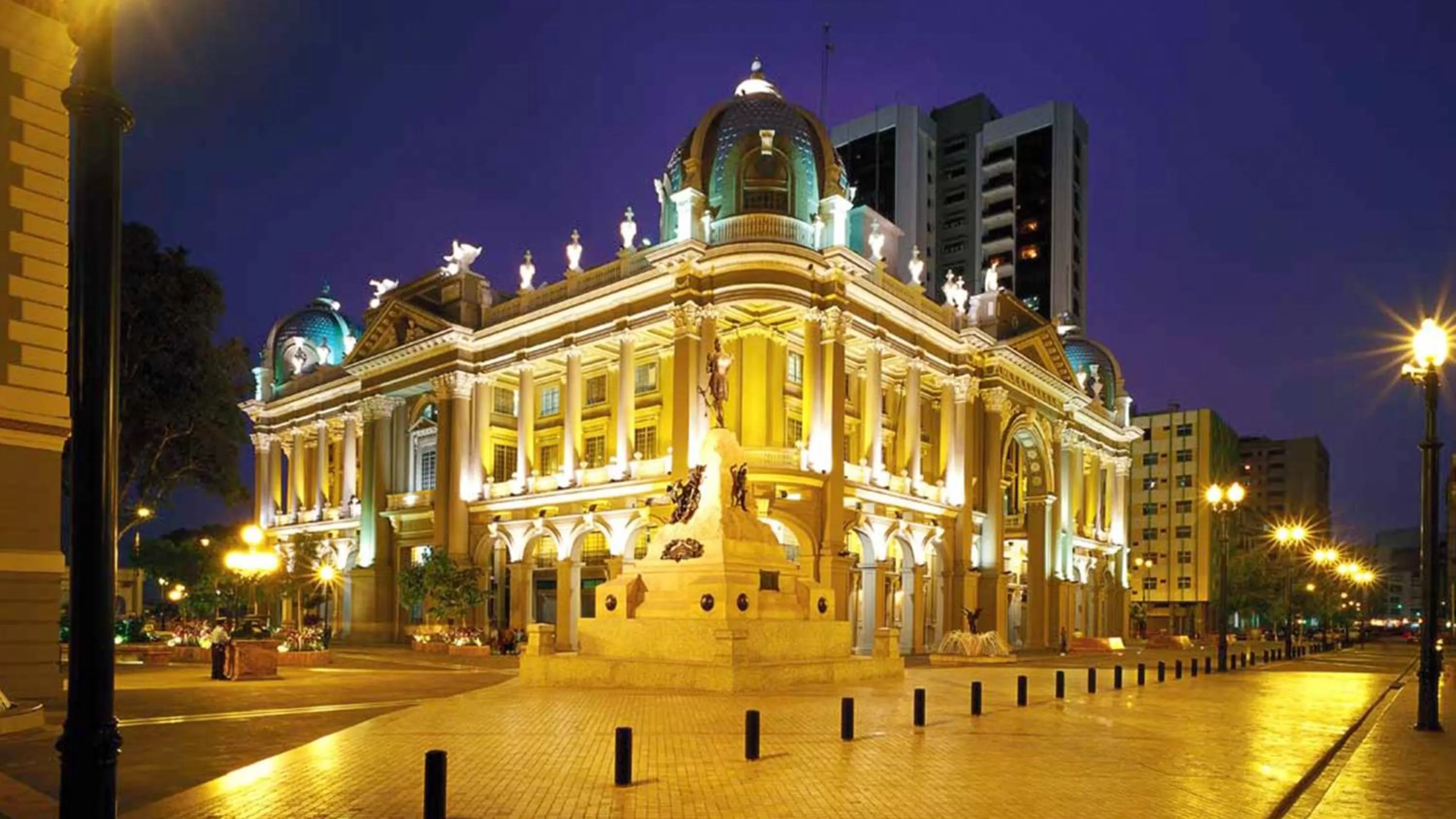 Nearby landmark in Holiday Inn Guayaquil Airport by IHG