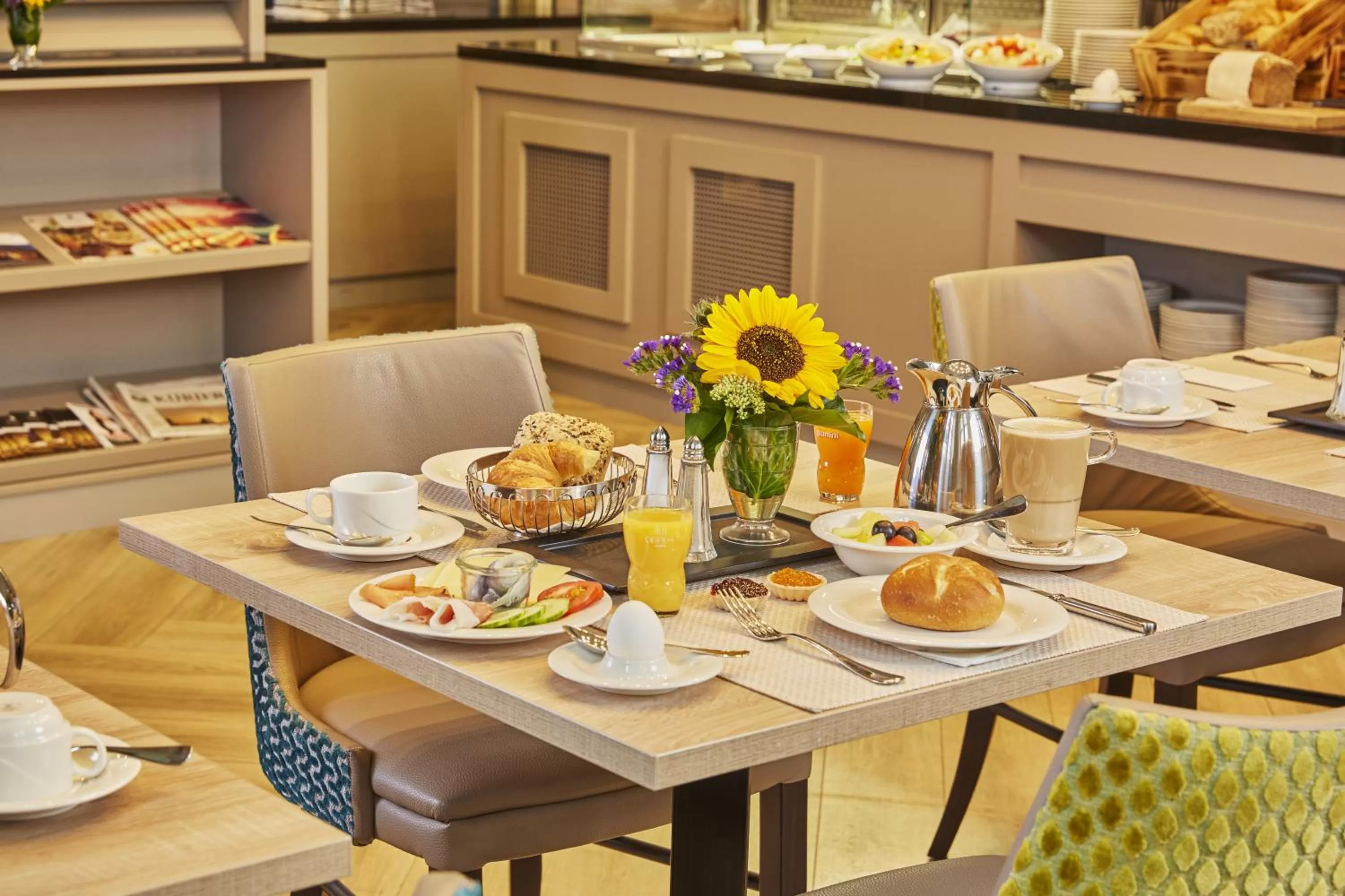 Buffet breakfast in H4 Hotel Residenzschloss Bayreuth