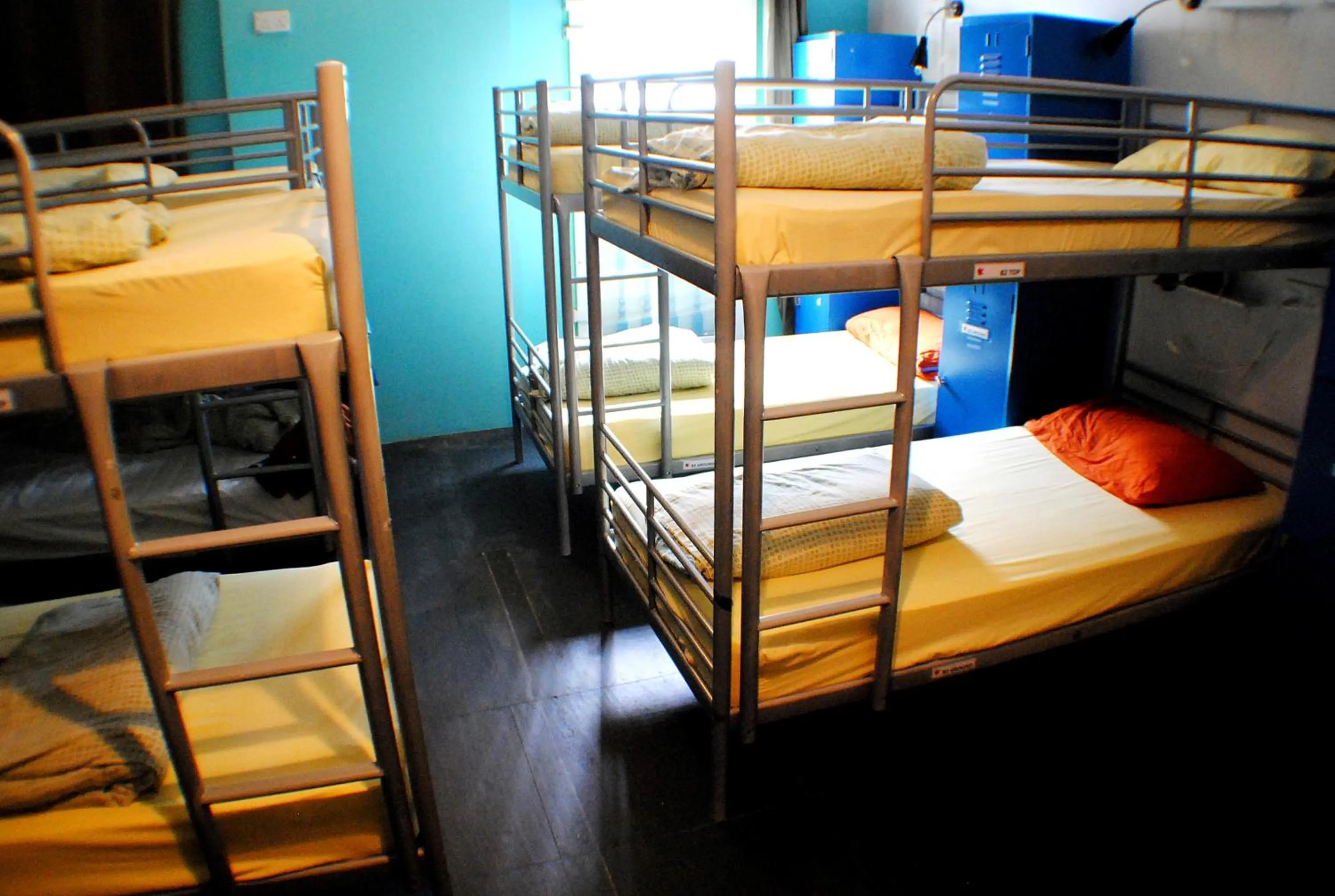 Photo of the whole room, Bed in Royal Lodge @ Pagoda Street