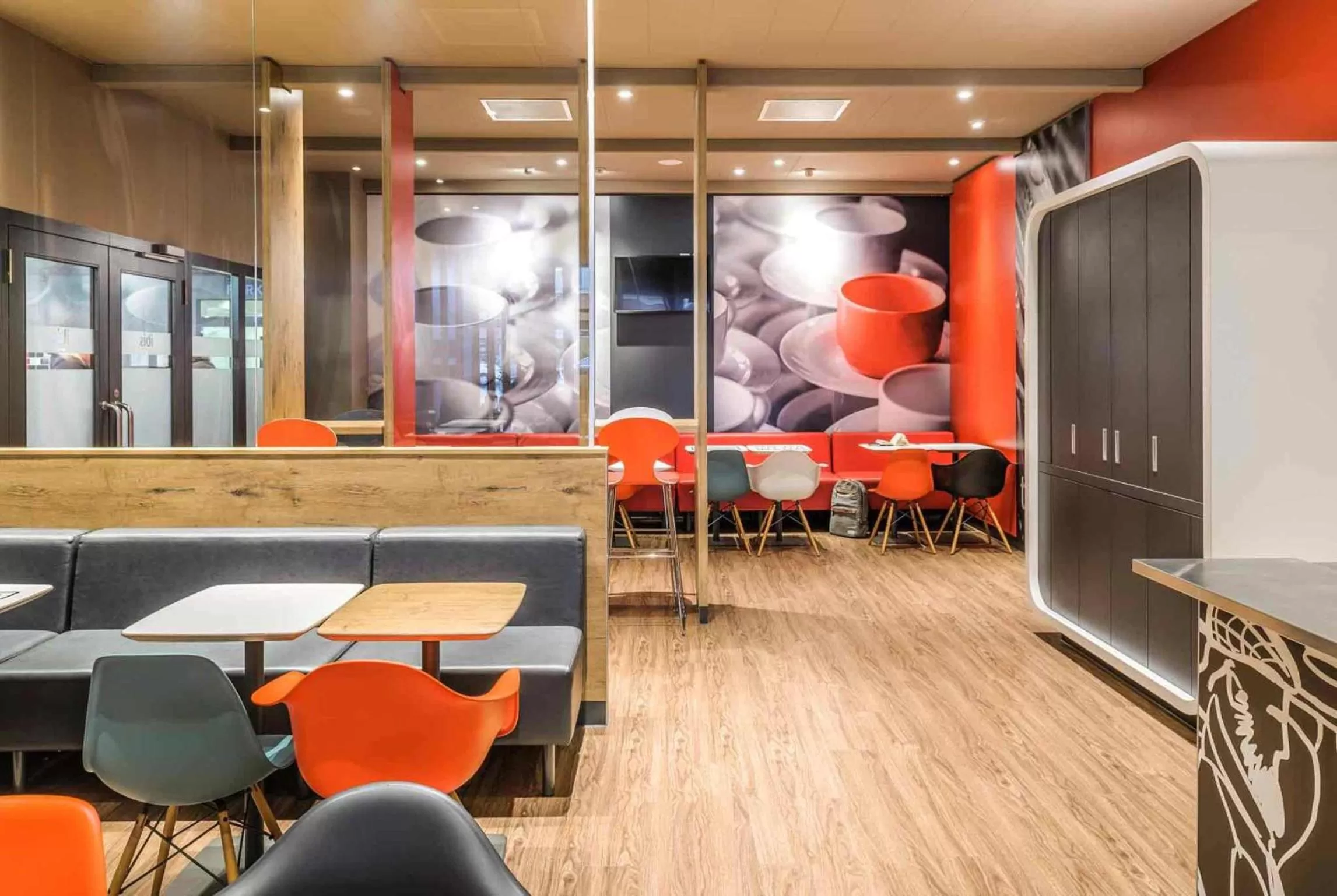 Restaurant/places to eat in ibis Baar Zug