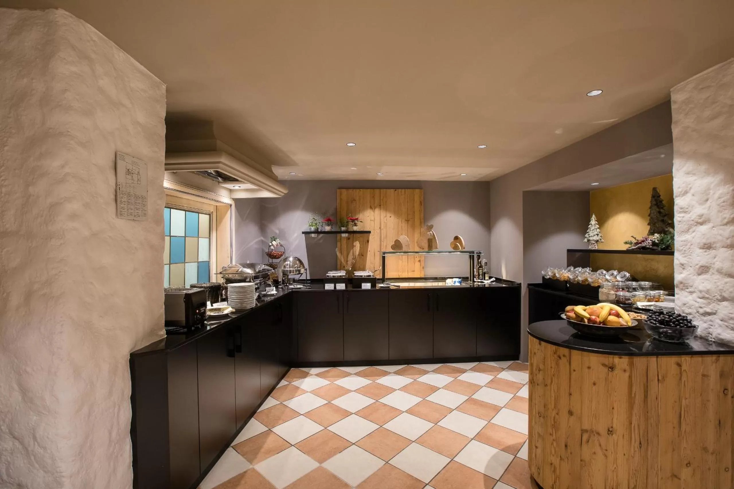 Buffet breakfast in Alpenhotel Tirolerhof