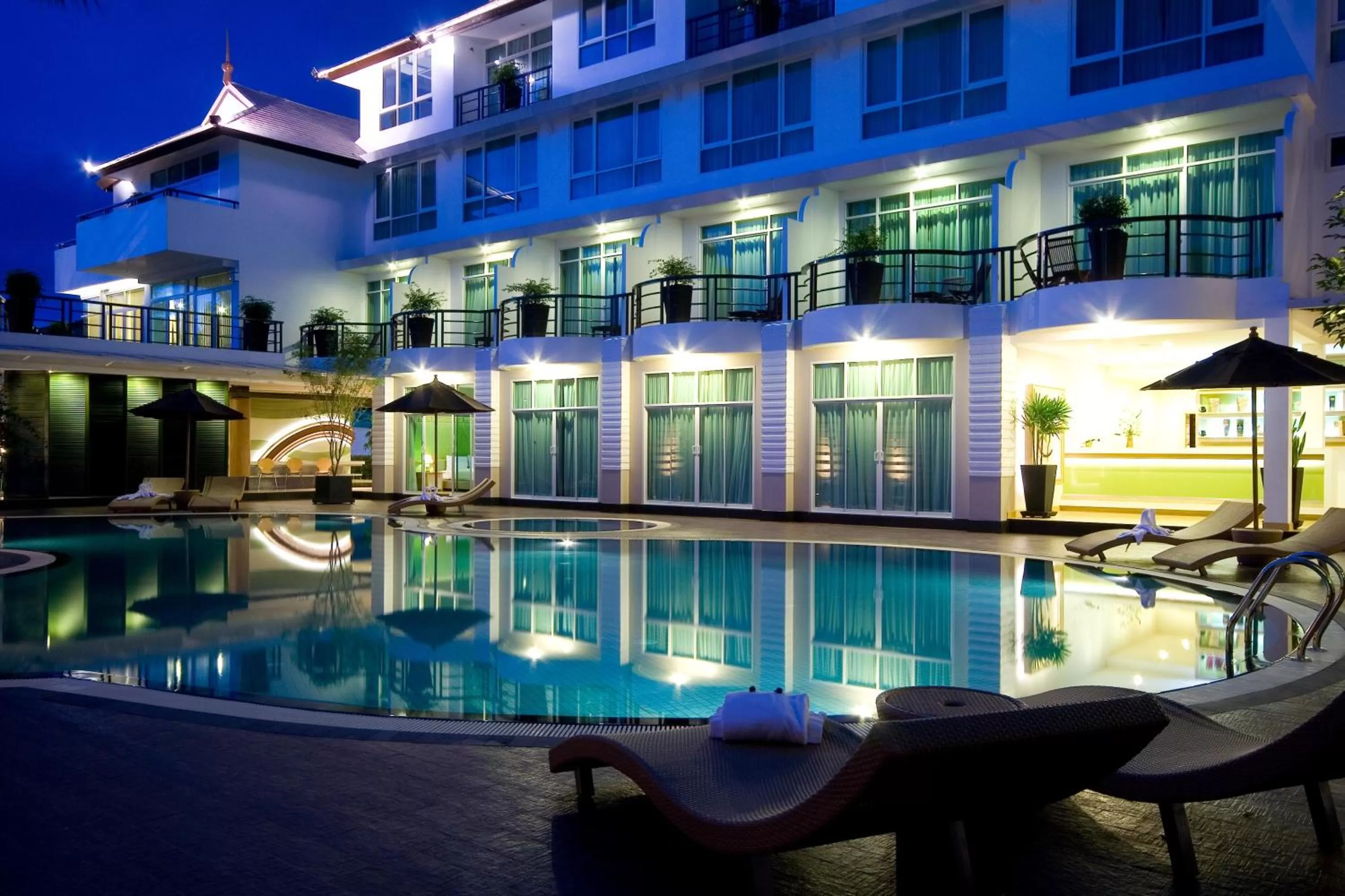 Swimming pool in A-Te Chumphon Hotel - SHA Plus