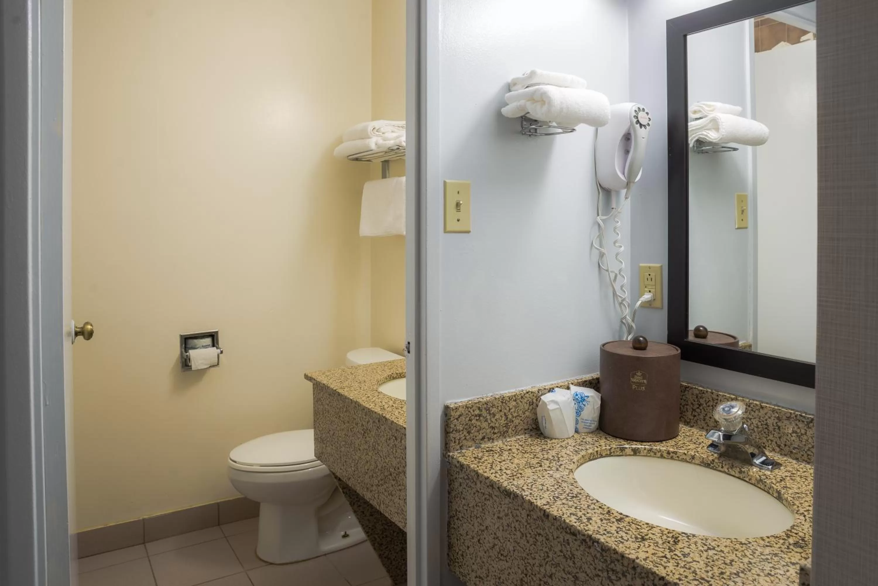 Bathroom in Super 5 Inn