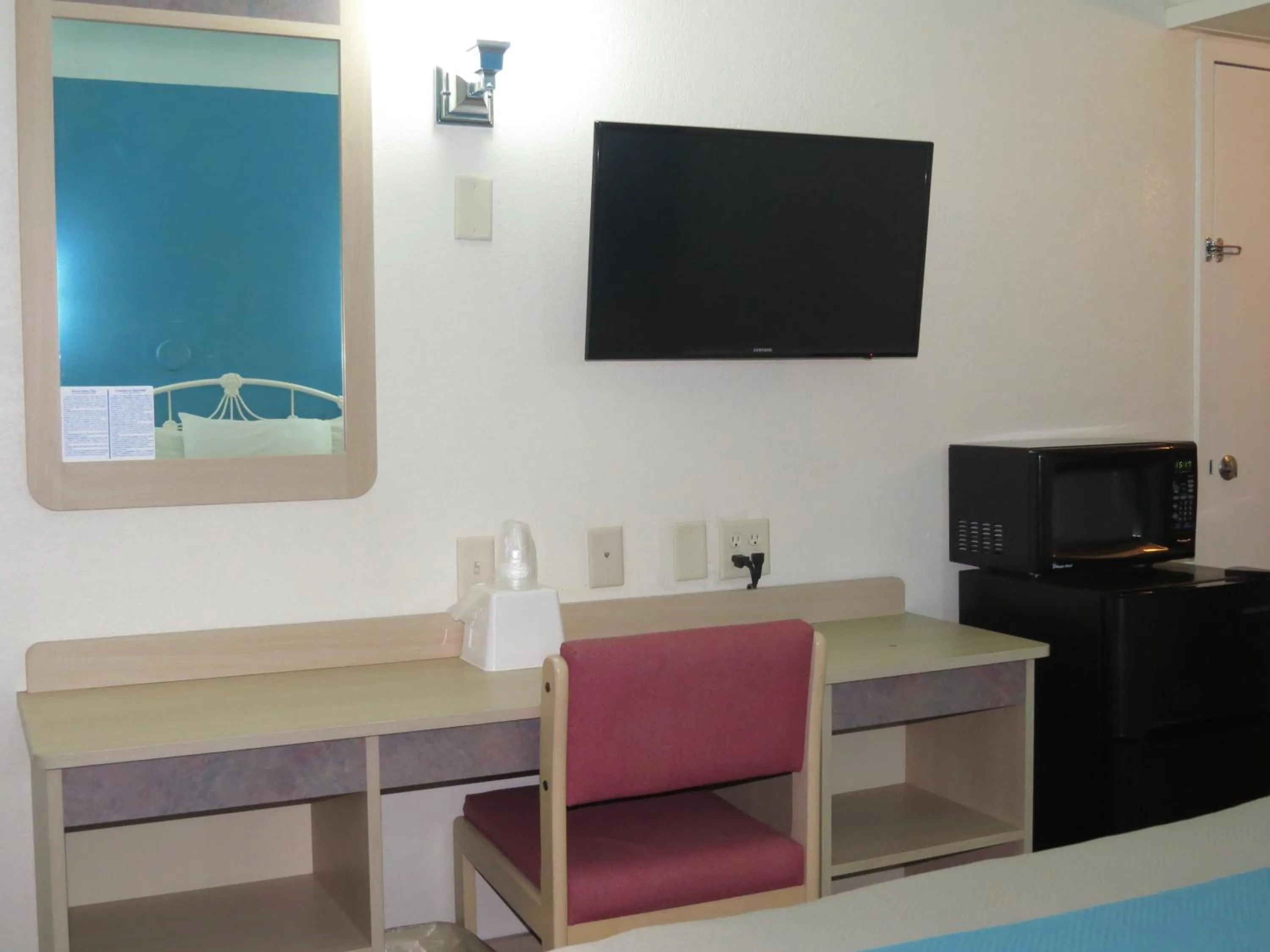 Bedroom in Motel 6-Mitchell, SD