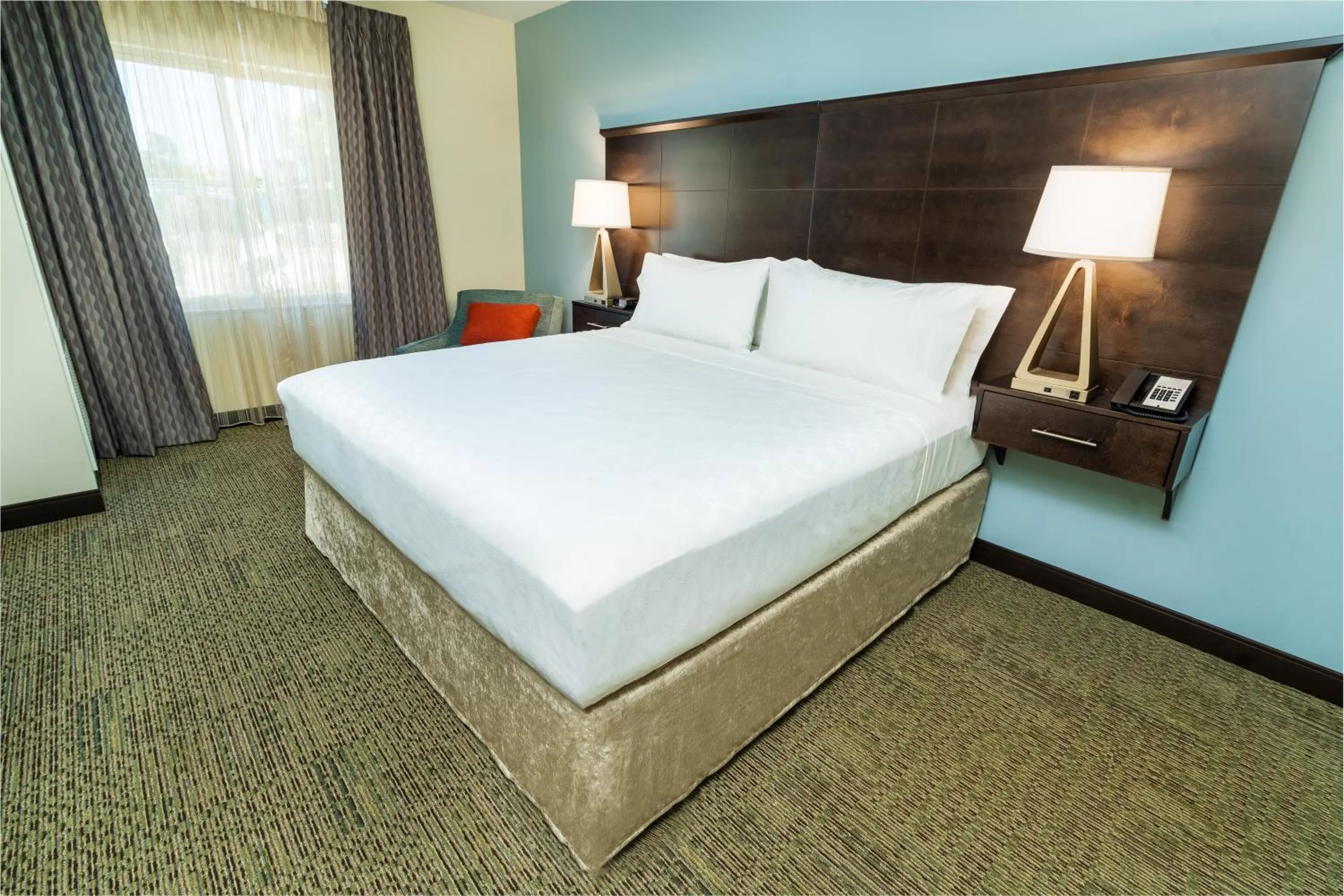 Photo of the whole room, Bed in Staybridge Suites - Newark - Fremont by IHG