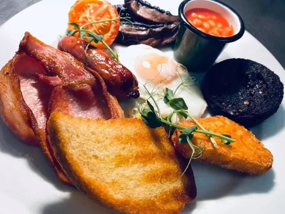 Food and drinks in The Oaks Hotel